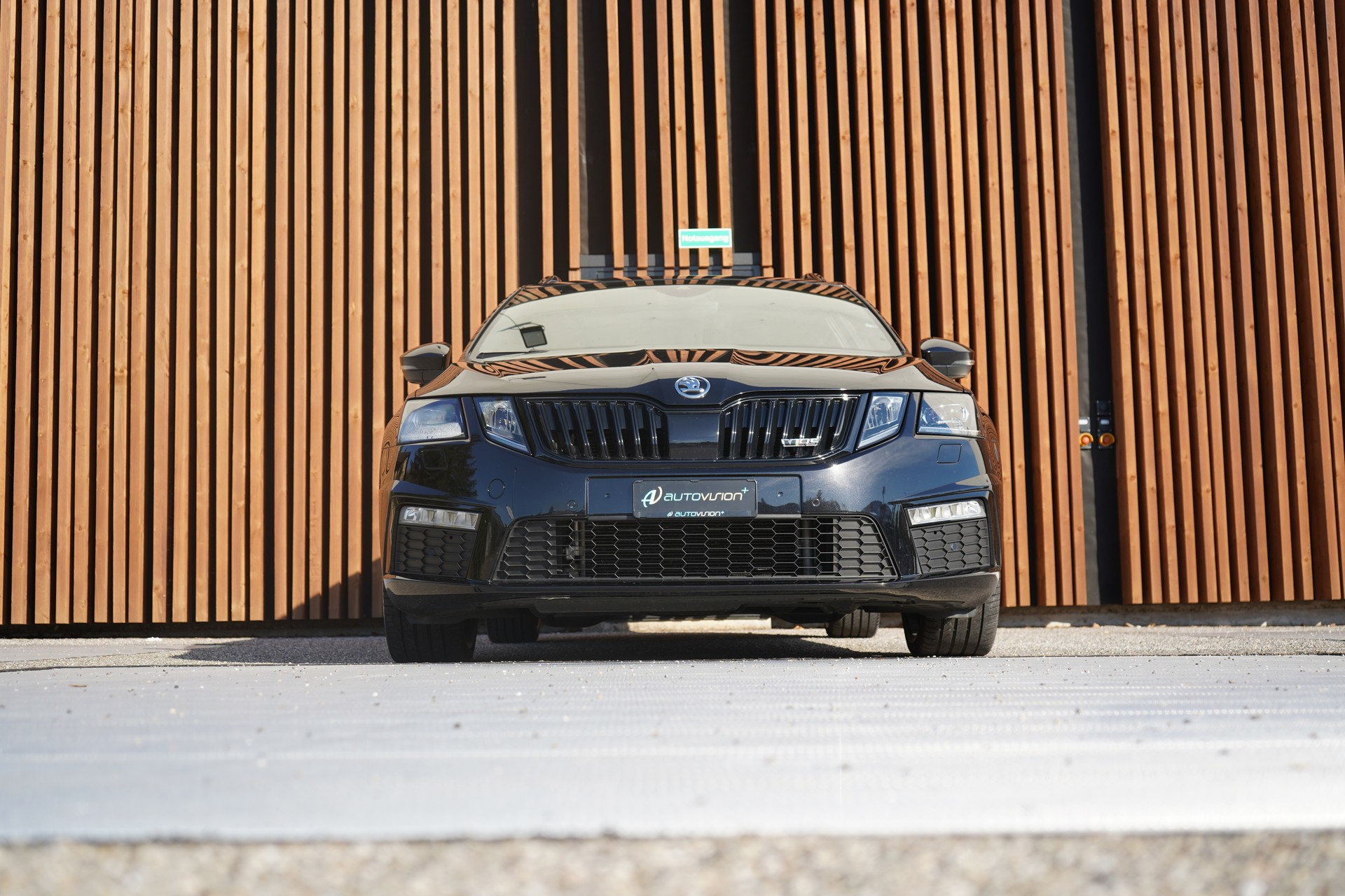SKODA OCTAVIA COMBI 2.0 TSI RS FINAL EDITION BLACK DSG l 290 PS-image-11