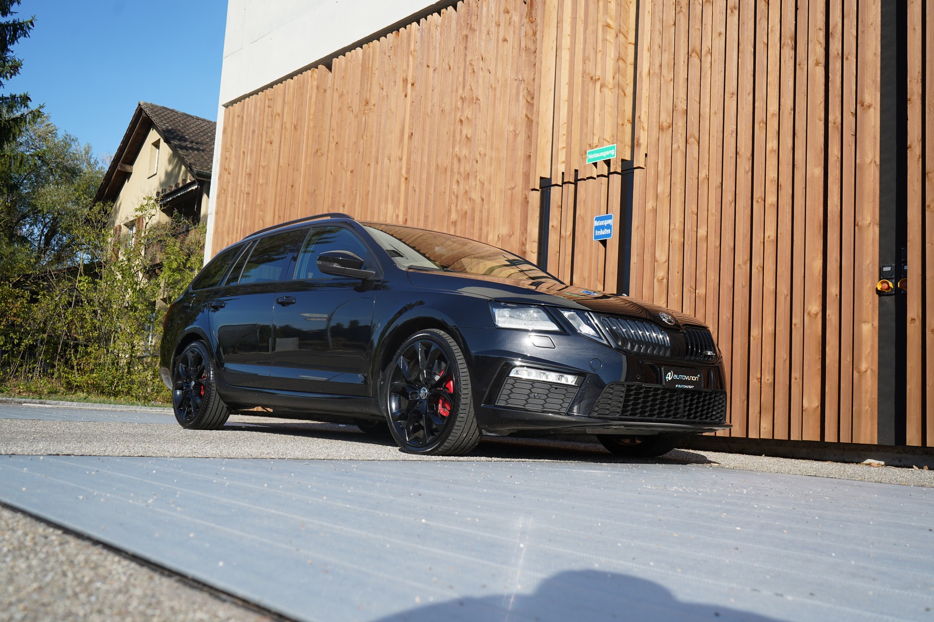 SKODA OCTAVIA COMBI 2.0 TSI RS FINAL EDITION BLACK DSG l 290 PS-image-8