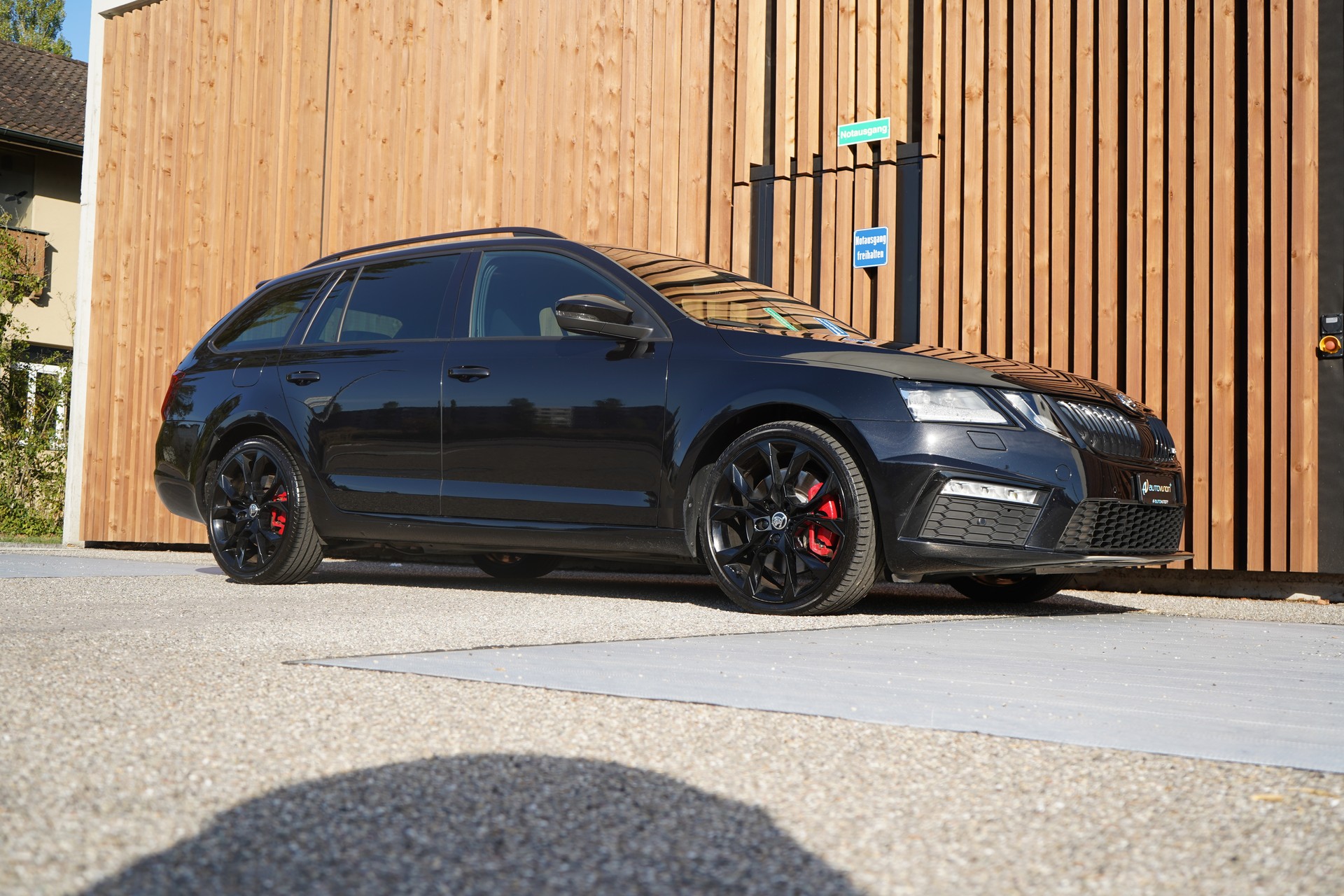 SKODA OCTAVIA COMBI 2.0 TSI RS FINAL EDITION BLACK DSG l 290 PS-image-6