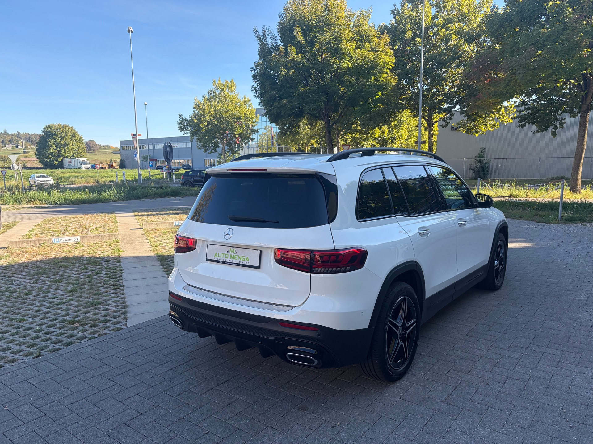 MERCEDES-BENZ GLB 220 d AMG Line 8G-Tronic-image-4