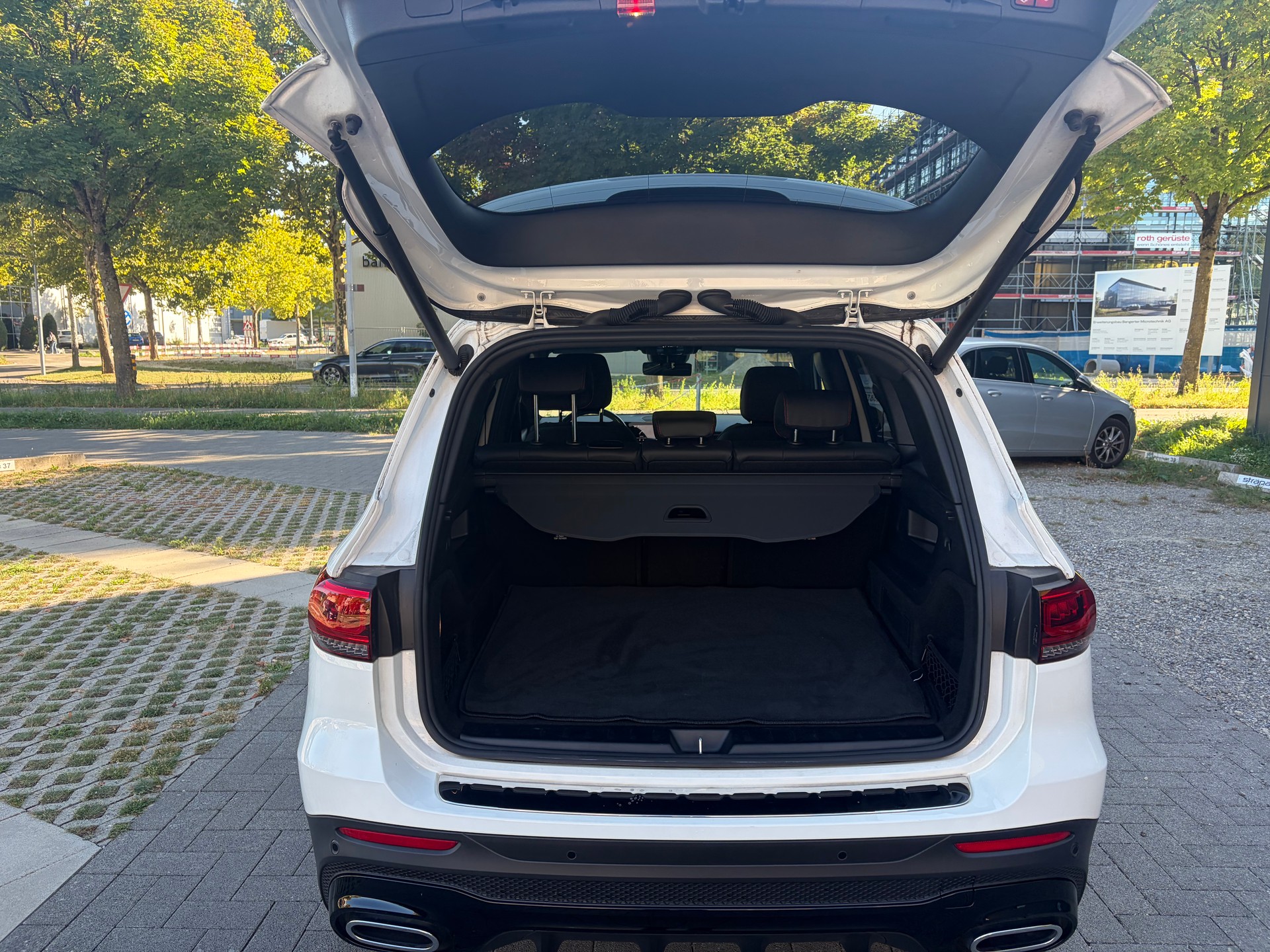 MERCEDES-BENZ GLB 220 d AMG Line 8G-Tronic-image-11