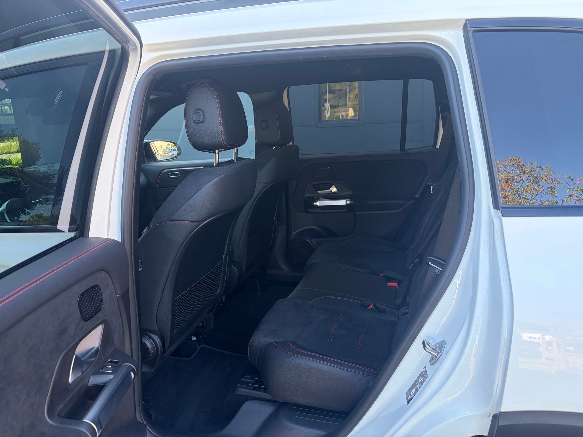 MERCEDES-BENZ GLB 220 d AMG Line 8G-Tronic-image-10