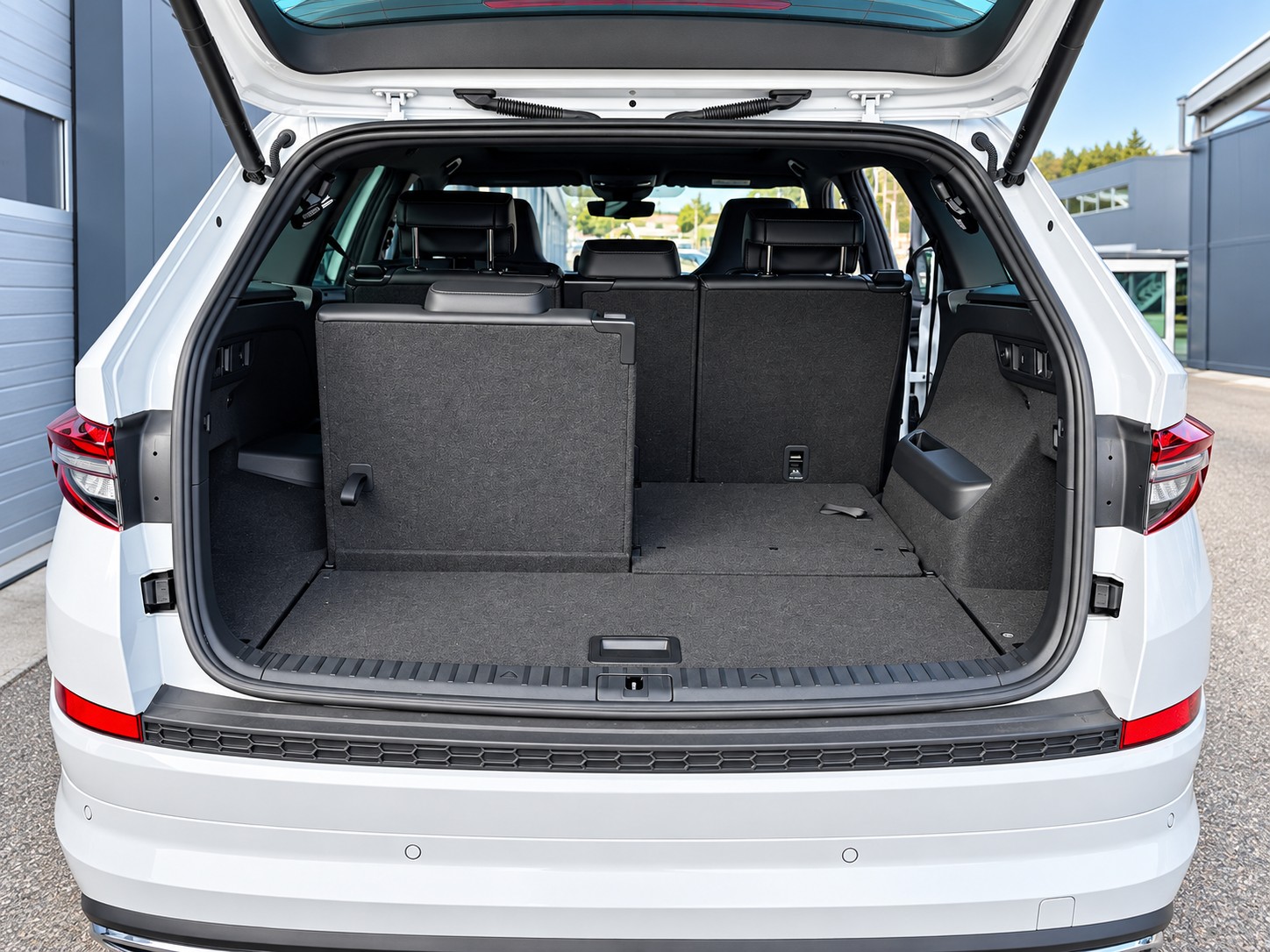 SKODA 2.0 TSI Sportline DSG-image-5