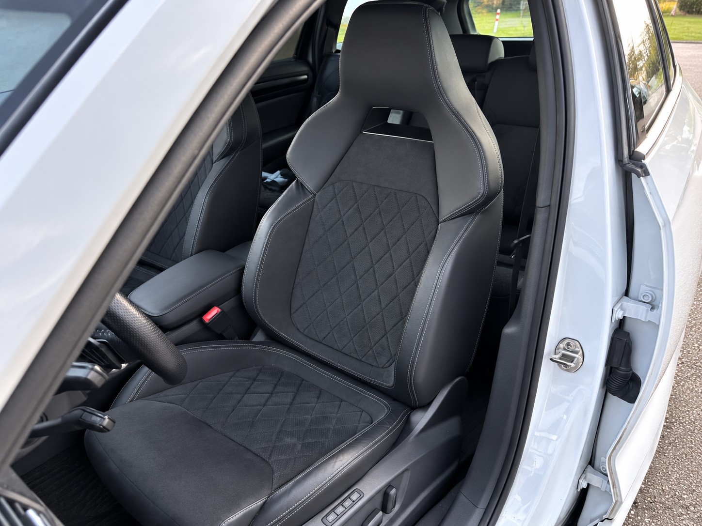 SKODA 2.0 TSI Sportline DSG-image-2