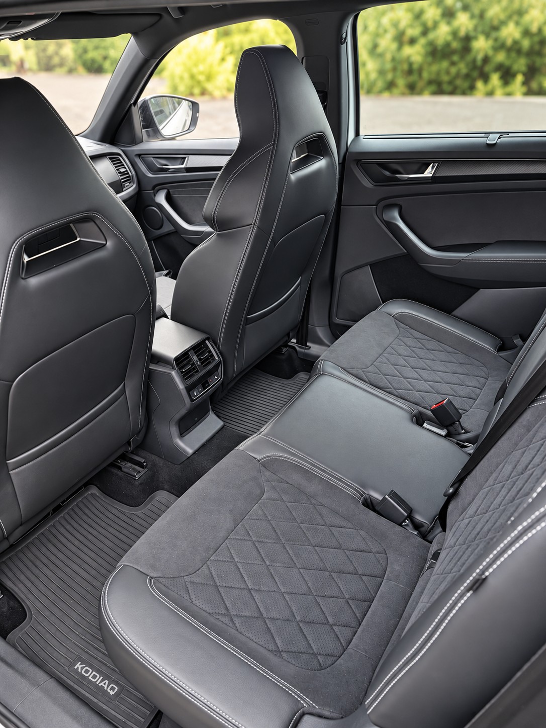 SKODA 2.0 TSI Sportline DSG-image-4