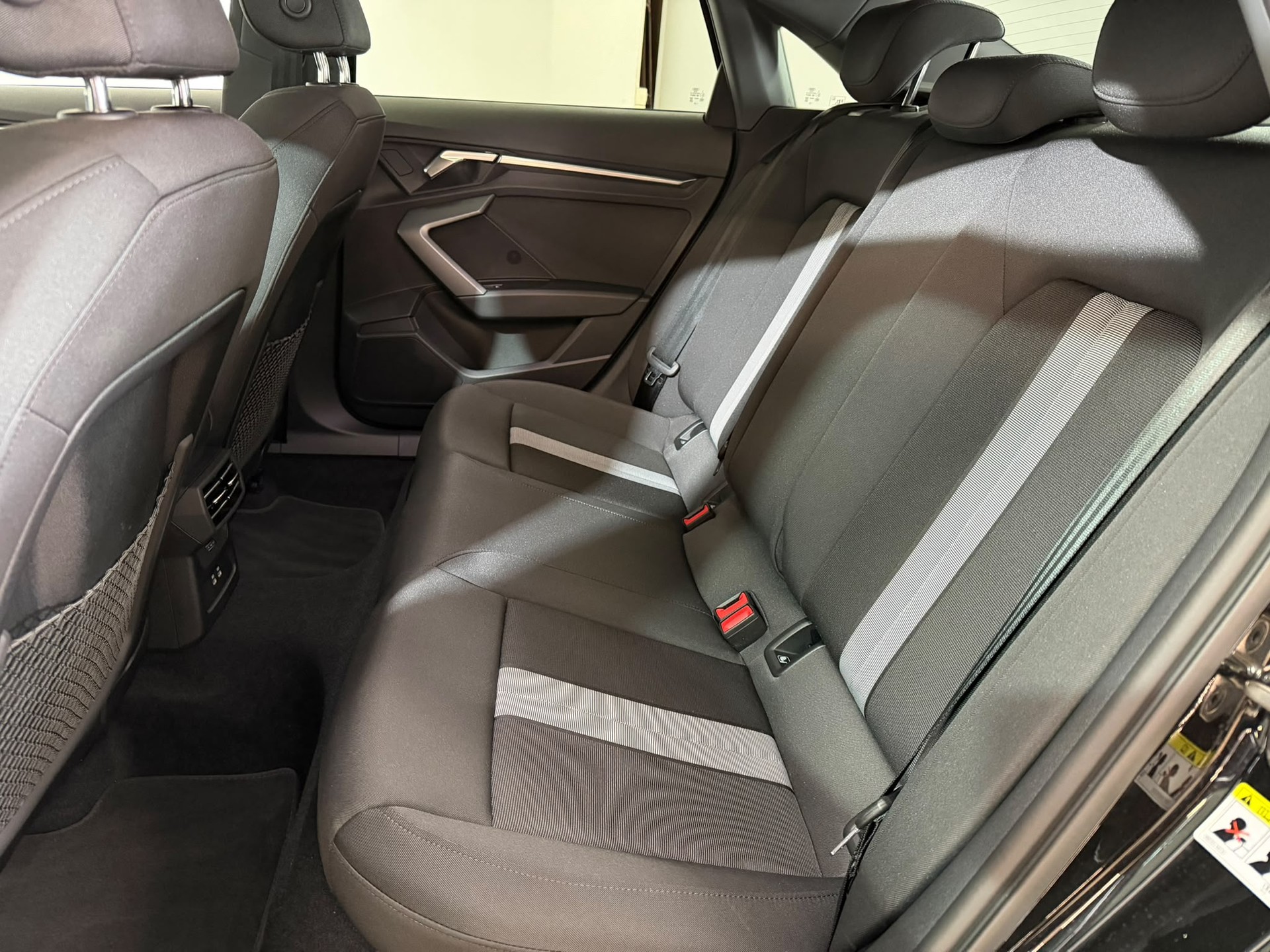 AUDI A3 Limousine TFSI 110 kW advanced S tronic-image-7