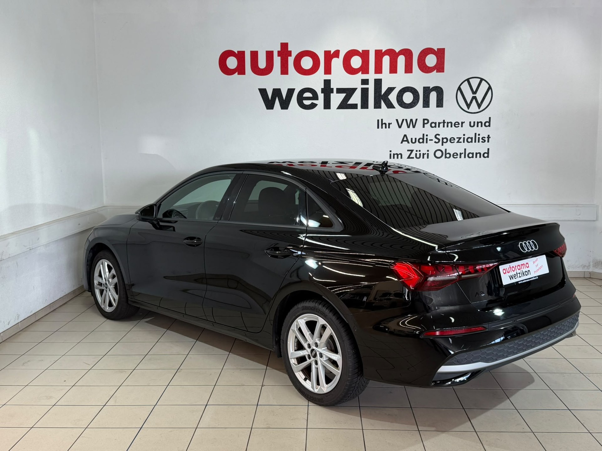 AUDI A3 Limousine TFSI 110 kW advanced S tronic-image-2