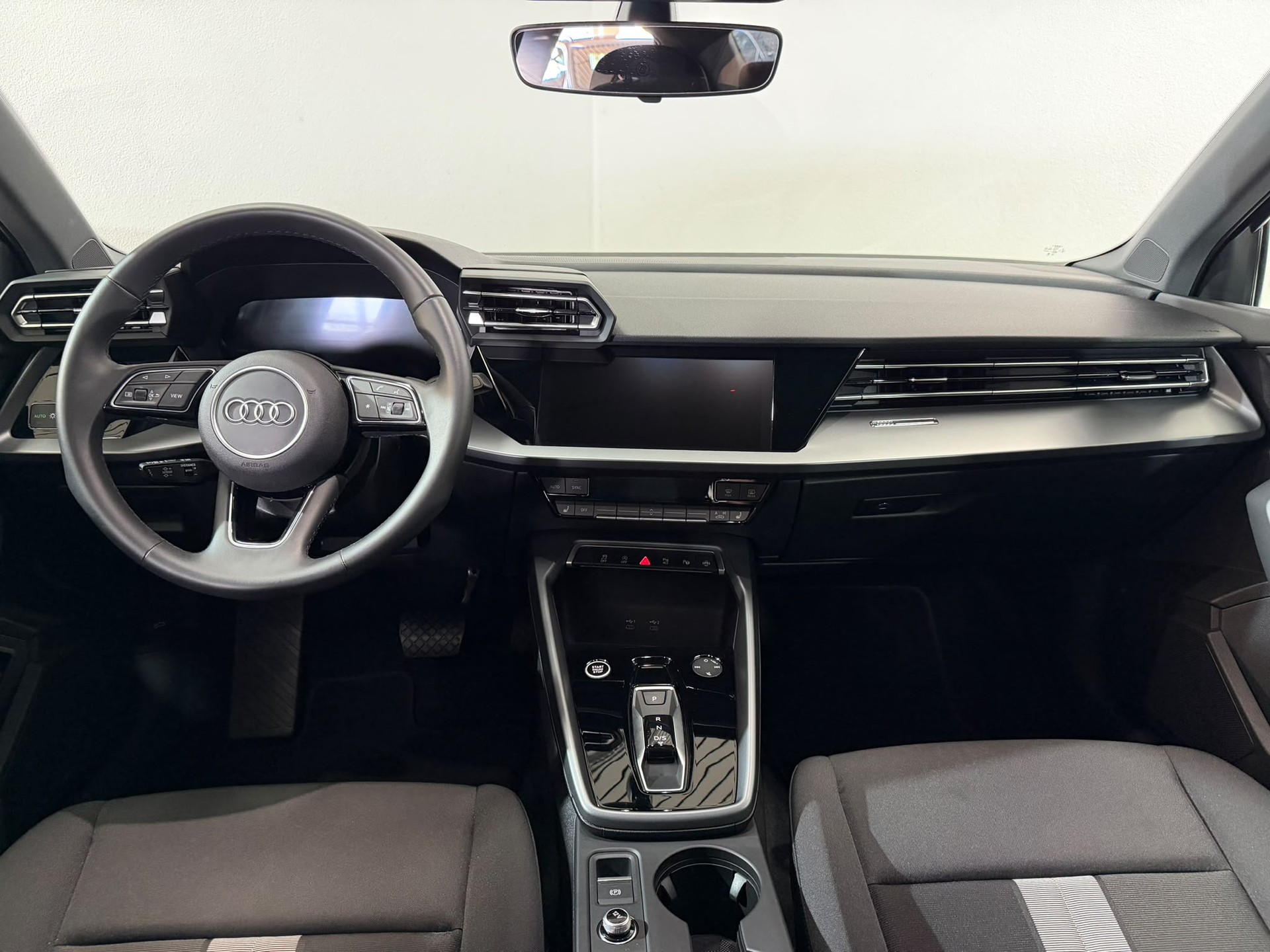 AUDI A3 Limousine TFSI 110 kW advanced S tronic-image-9