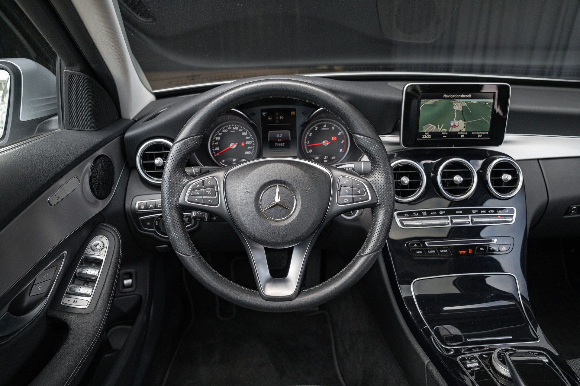MERCEDES-BENZ C 180 Avantgarde-image-15