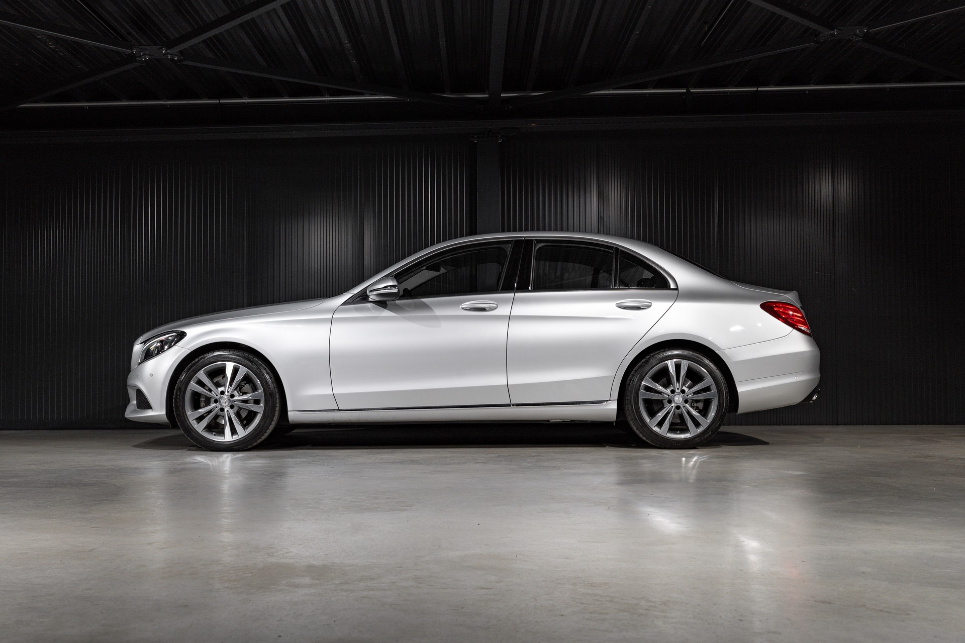 MERCEDES-BENZ C 180 Avantgarde-image-2