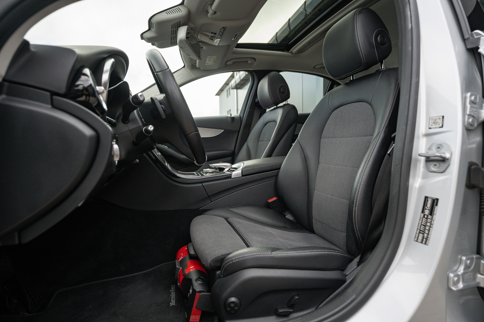 MERCEDES-BENZ C 180 Avantgarde-image-9