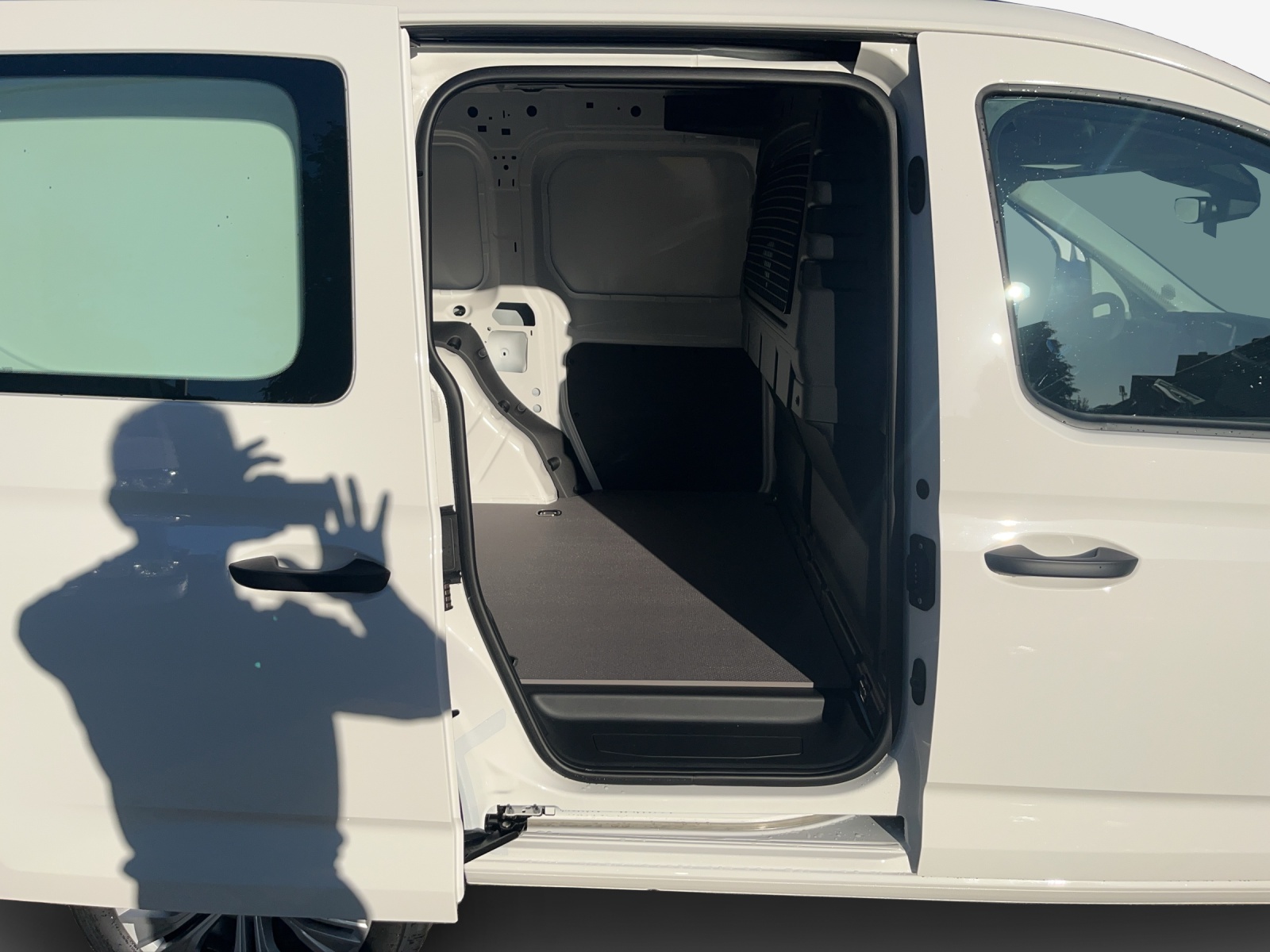 VW Caddy Cargo 1.5 TSI Plug in Hybrid Entry DSG-image-13