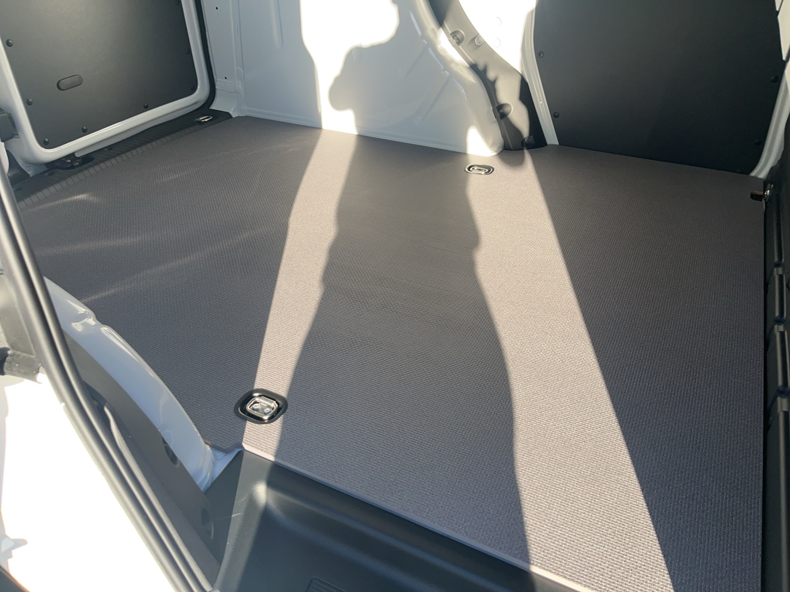 VW Caddy Cargo 1.5 TSI Plug in Hybrid Entry DSG-image-14