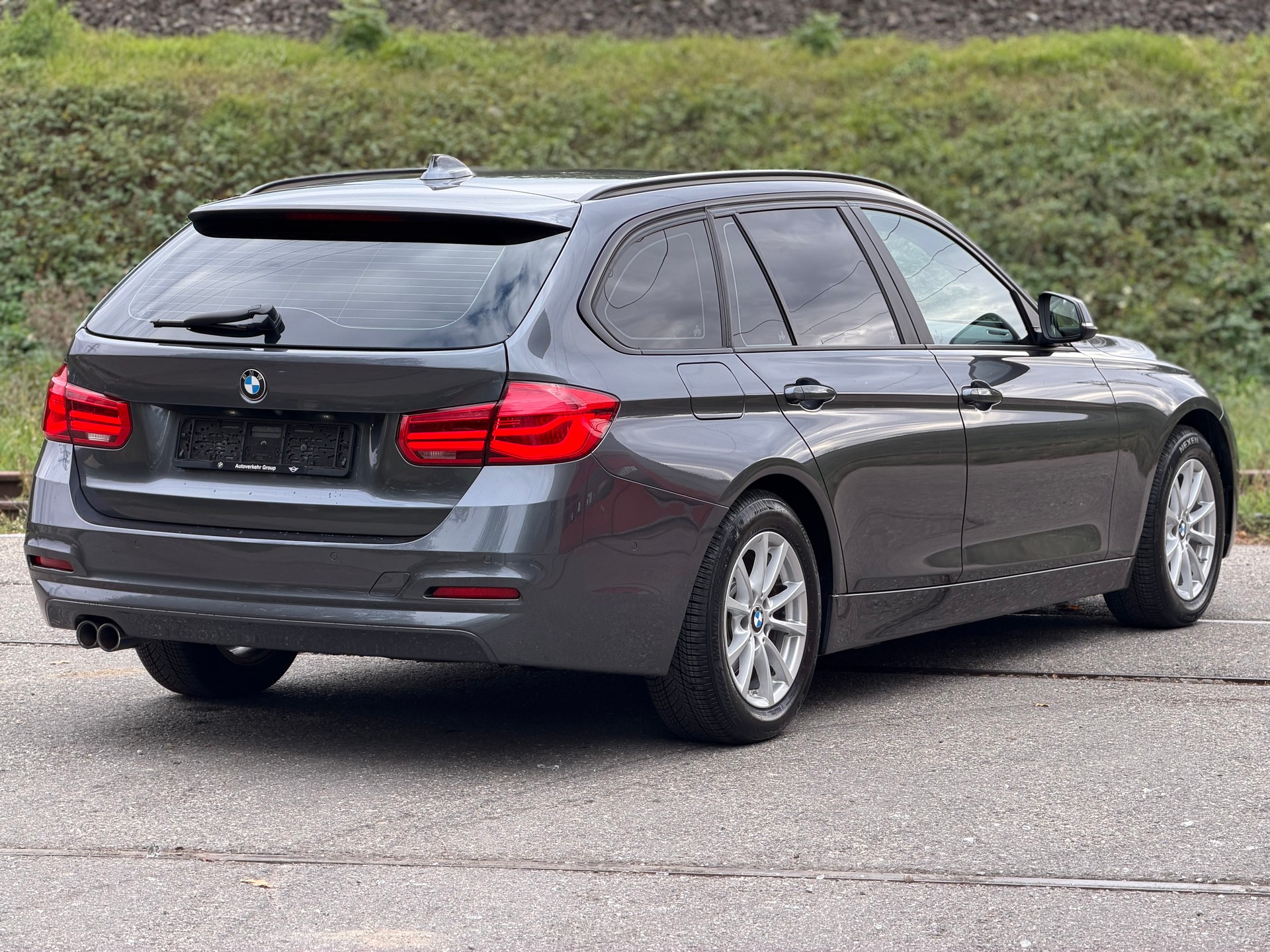BMW 320d xDrive Touring Steptronic-image-3
