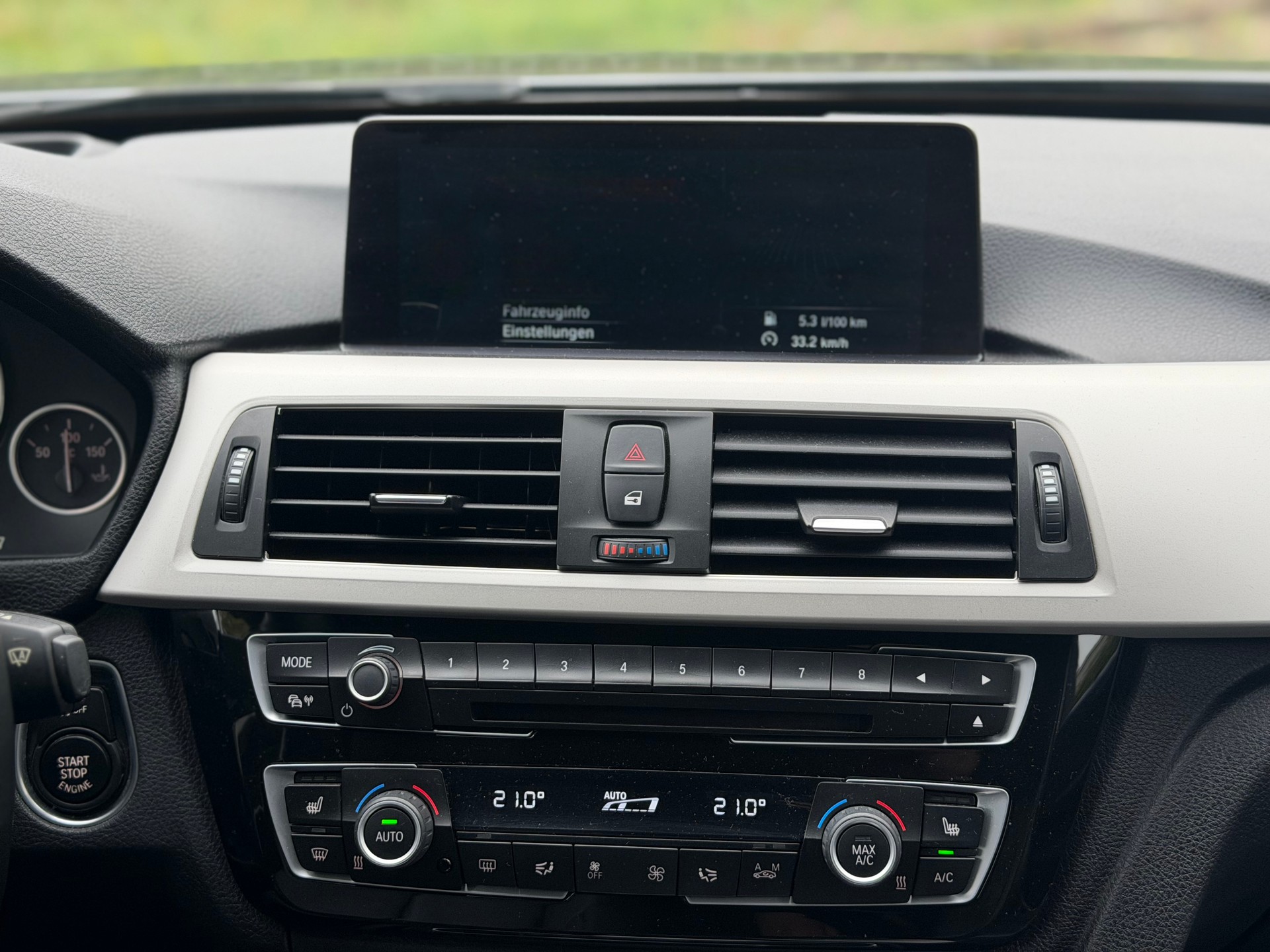 BMW 320d xDrive Touring Steptronic-image-16