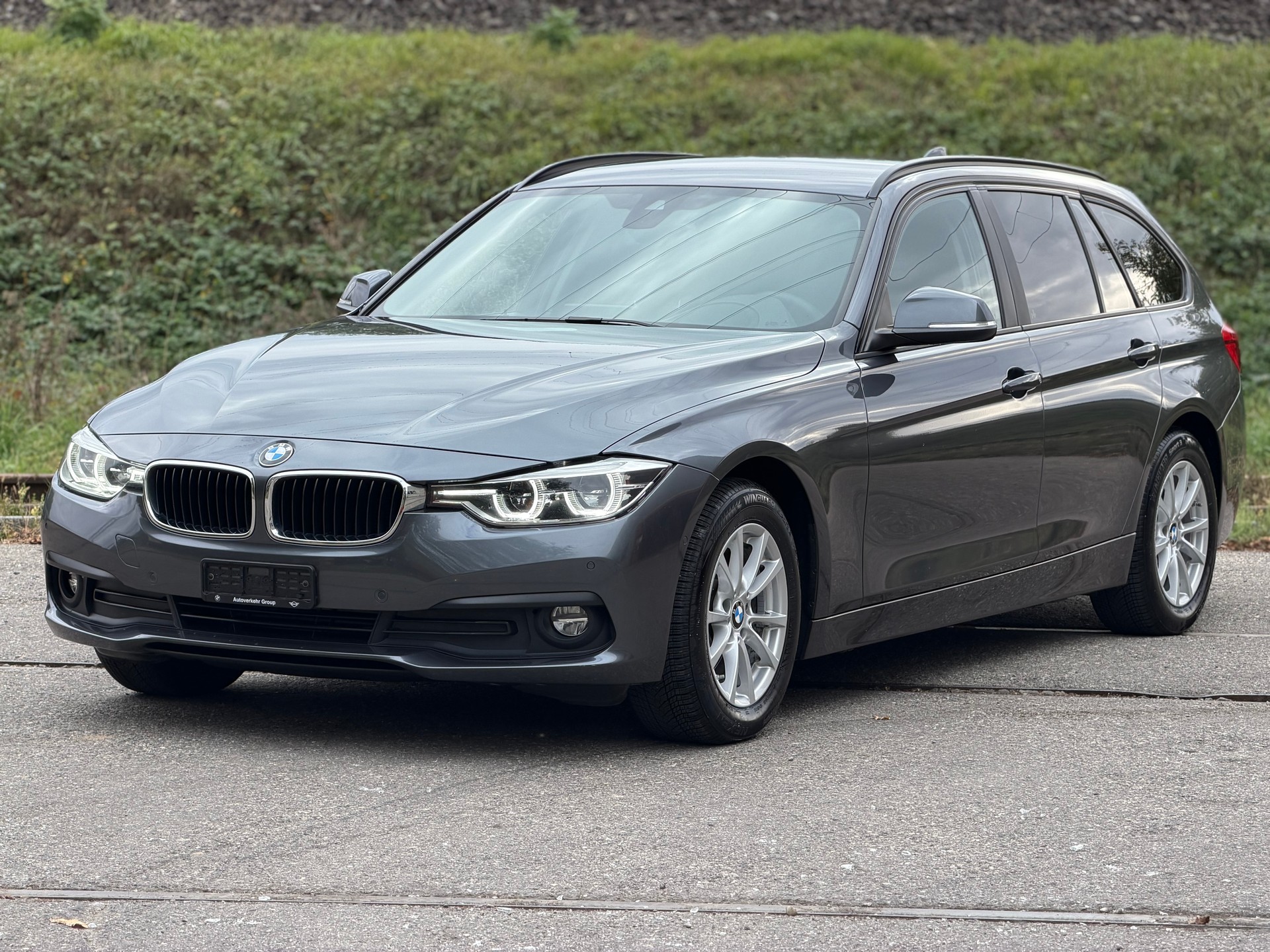 BMW 320d xDrive Touring Steptronic-image-0