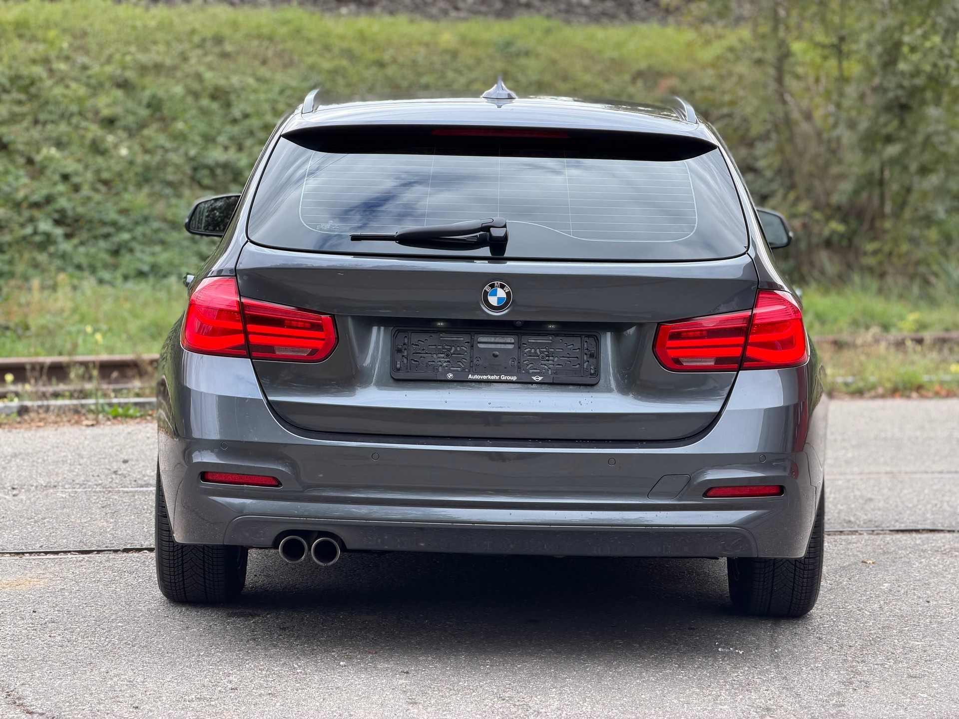 BMW 320d xDrive Touring Steptronic-image-5