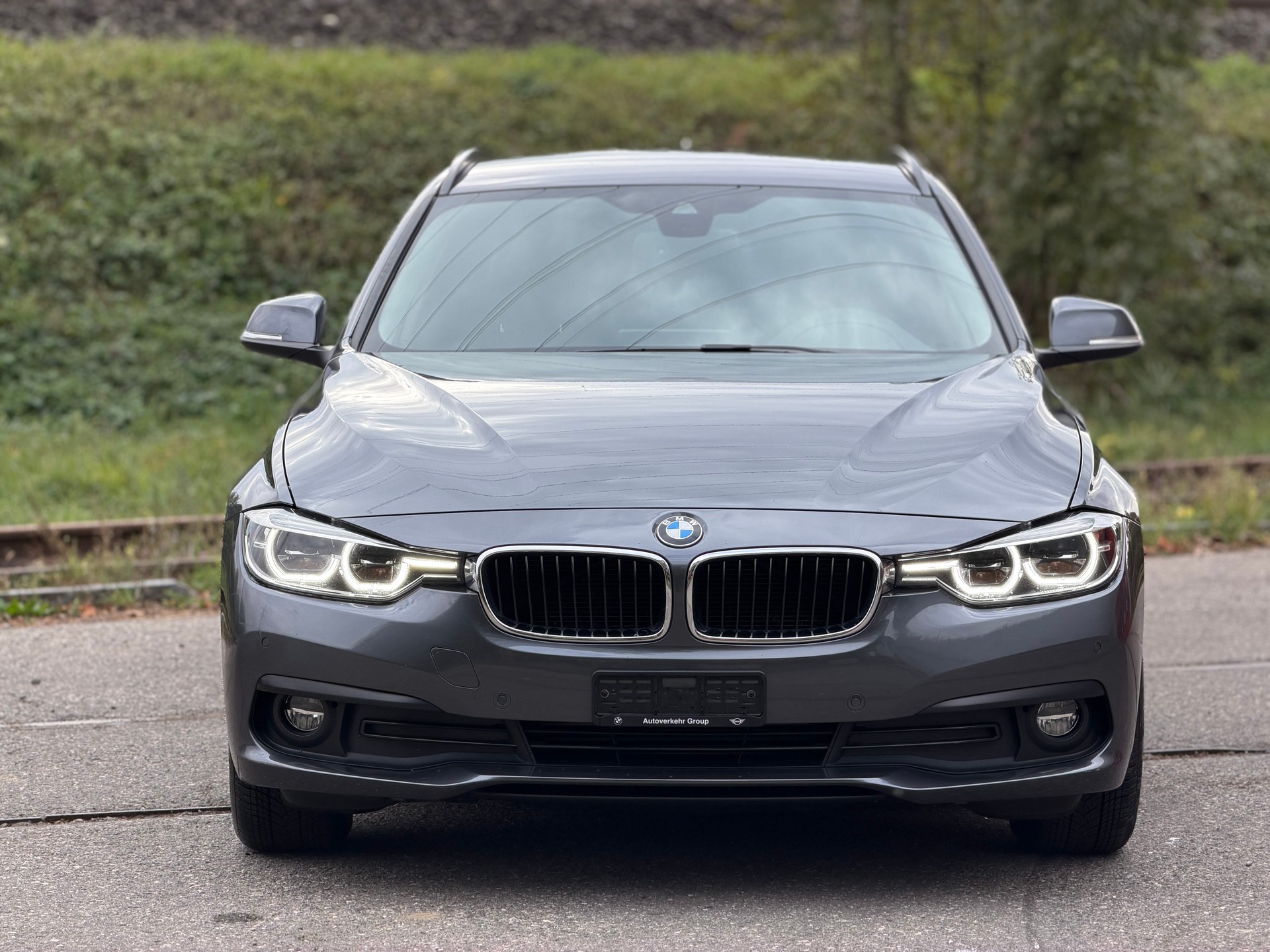 BMW 320d xDrive Touring Steptronic-image-2