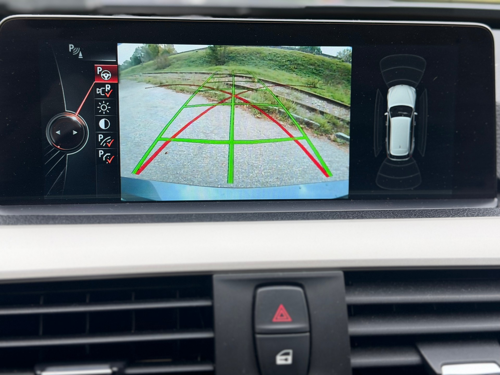 BMW 320d xDrive Touring Steptronic-image-19