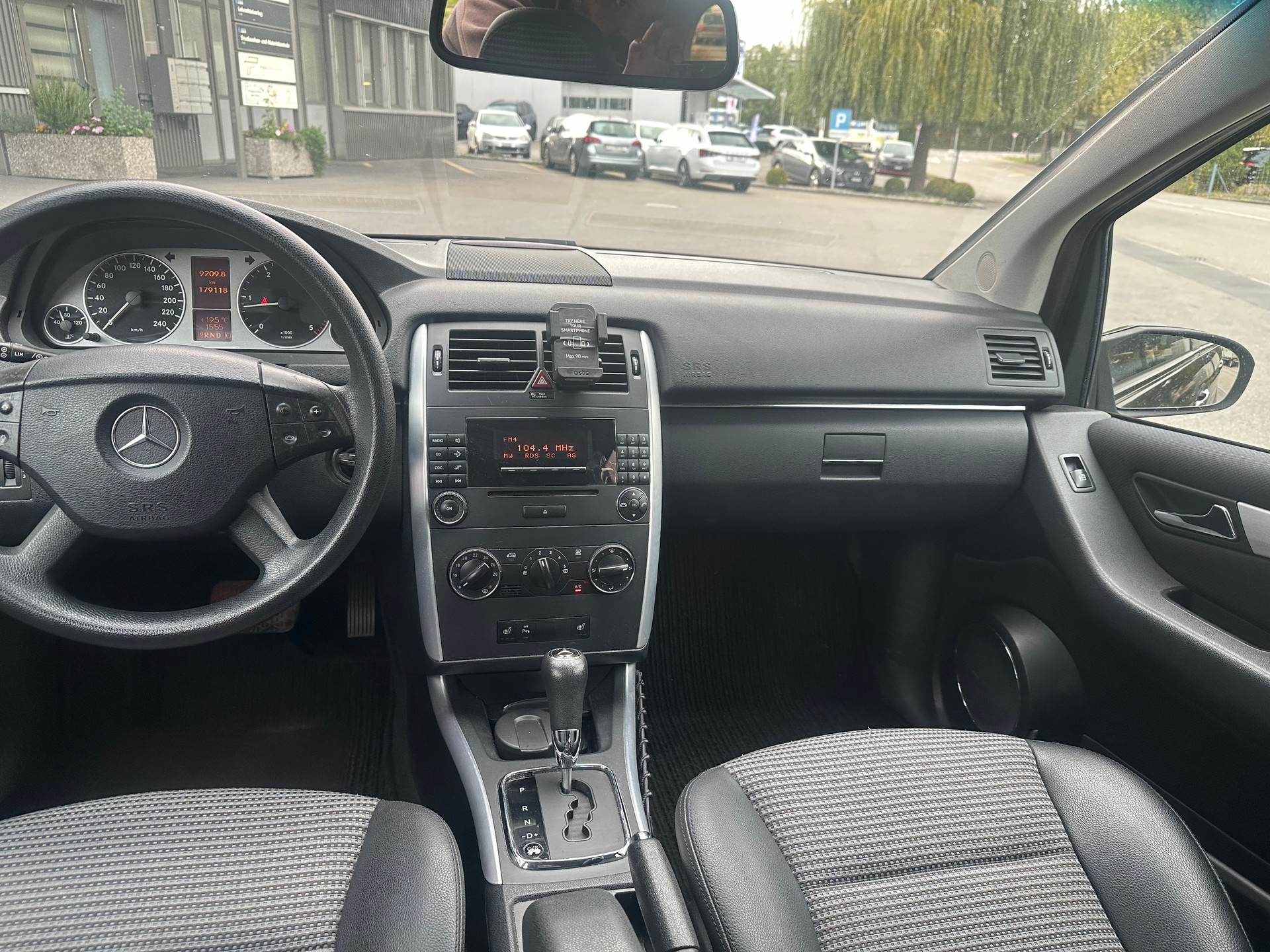 MERCEDES-BENZ B 180 CDI-image-12