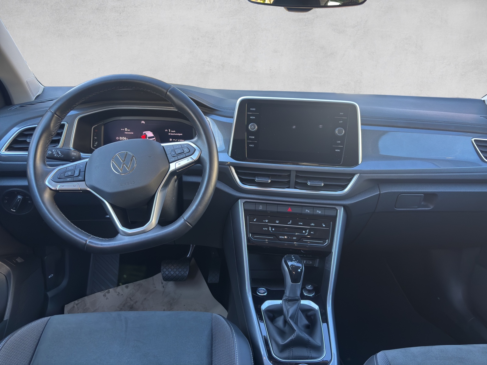 VW T-Roc 2.0 TSI Style DSG 4Motion-image-11