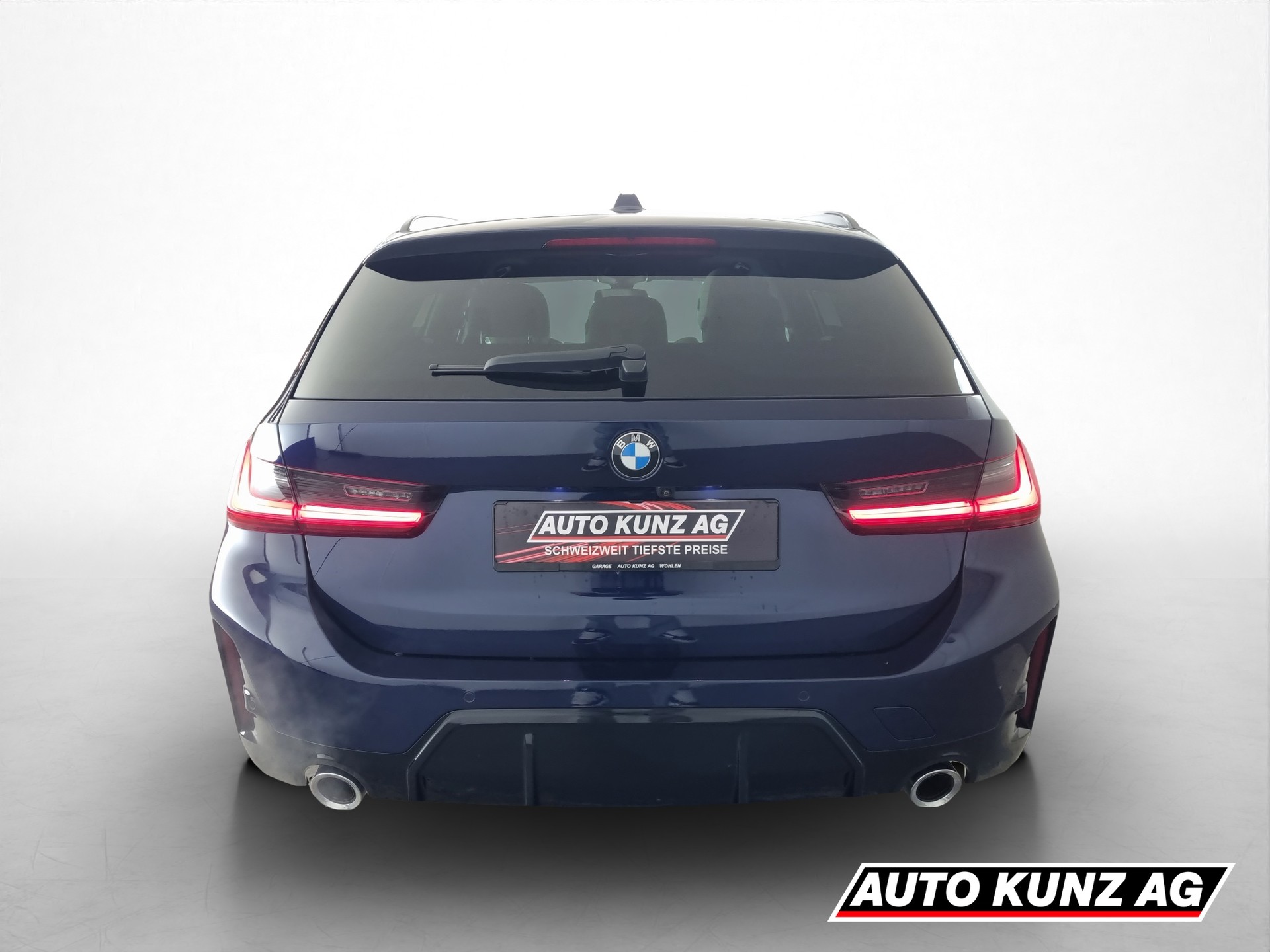 BMW 330i xDrive Touring M-Sport-image-4