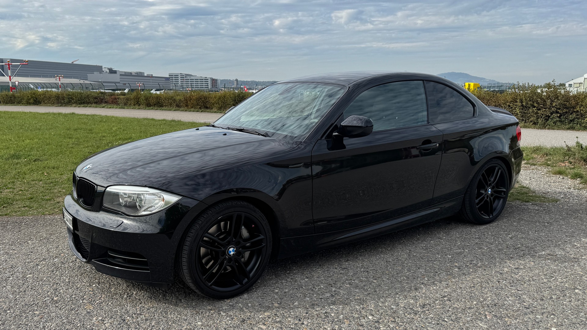 BMW 135i-image-1