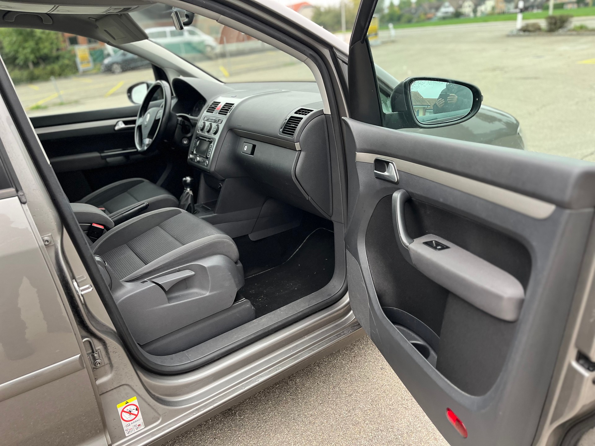 VW VW Touran frisch MFK : 25/09/2026 Diesel 1,9i / 7 Platz-image-8