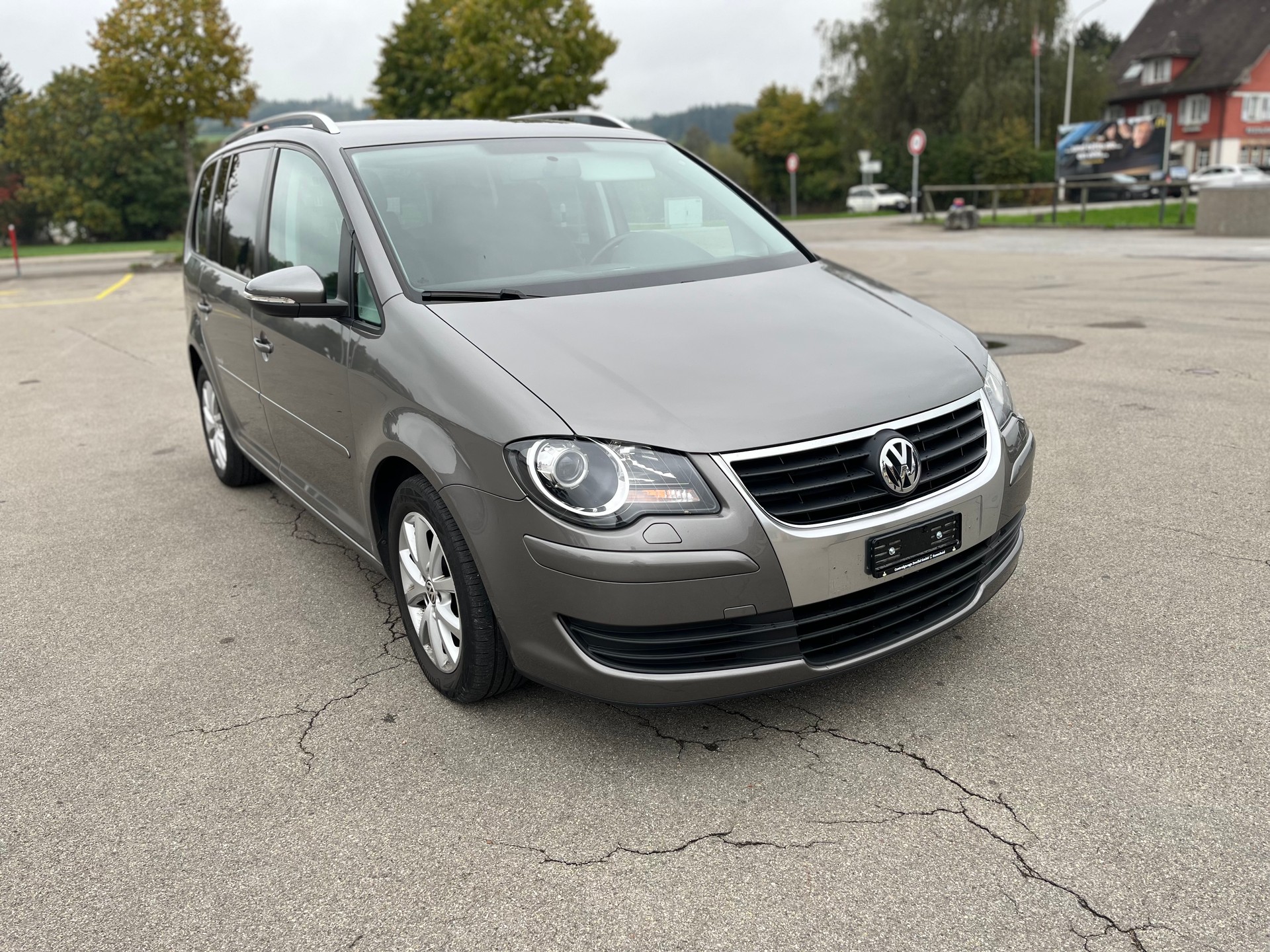 VW VW Touran frisch MFK : 25/09/2026 Diesel 1,9i / 7 Platz-image-2