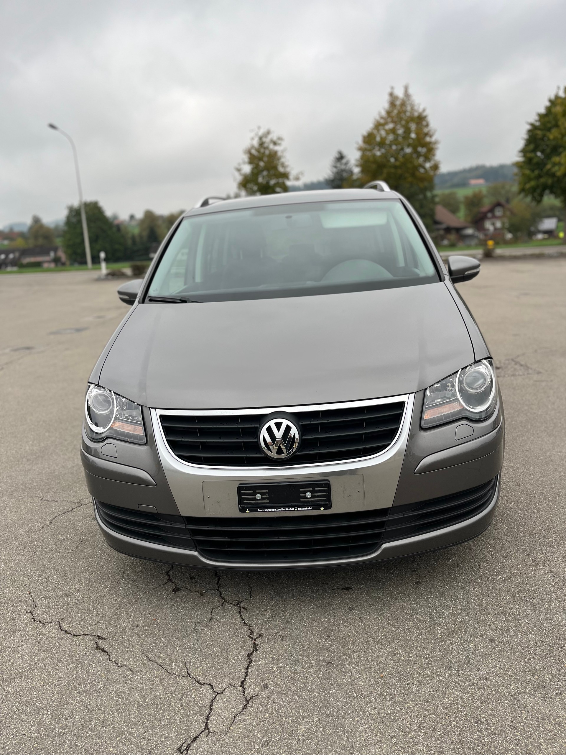 VW VW Touran frisch MFK : 25/09/2026 Diesel 1,9i / 7 Platz-image-1