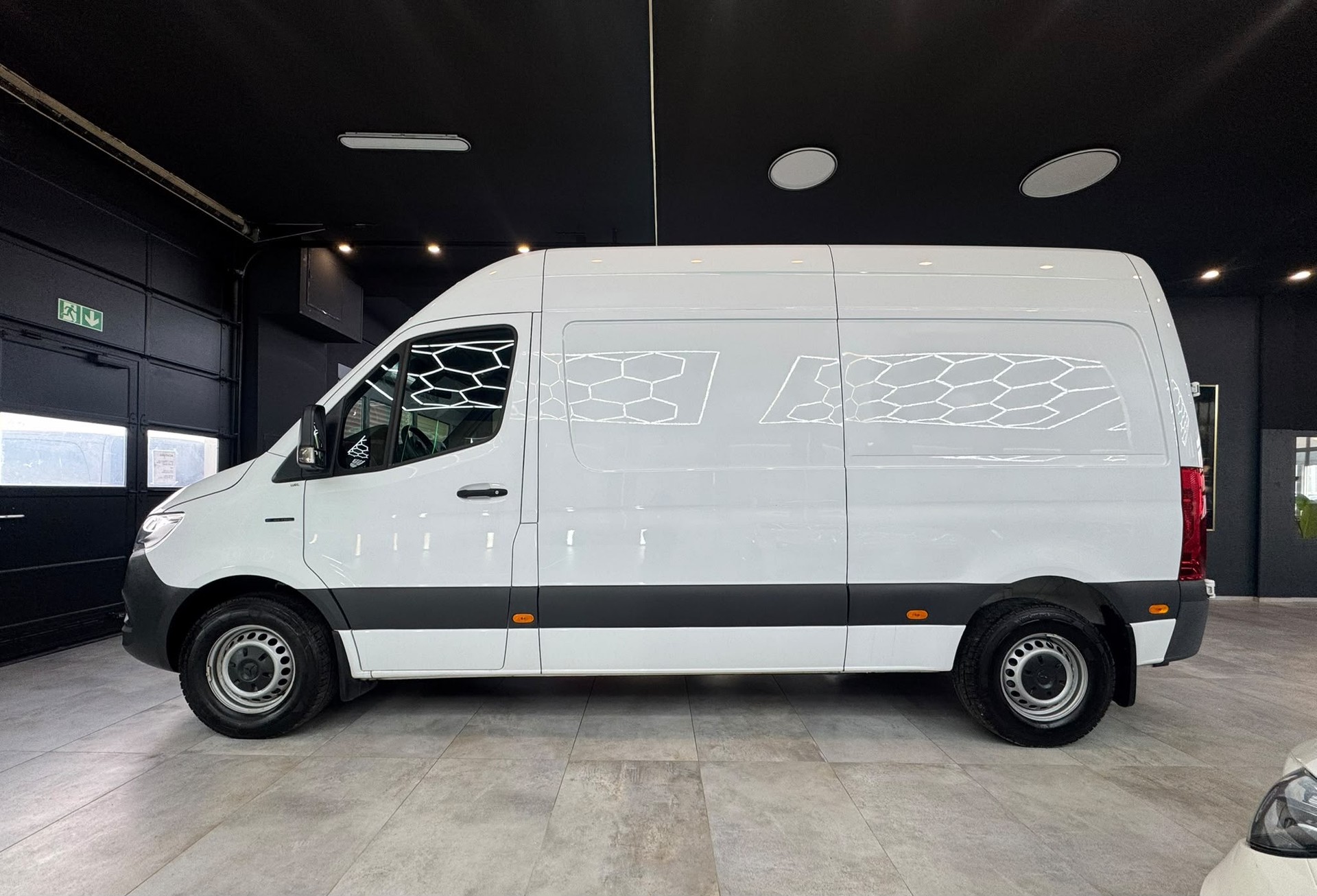 MERCEDES-BENZ eSprinter 312 47kWh Standard-image-7