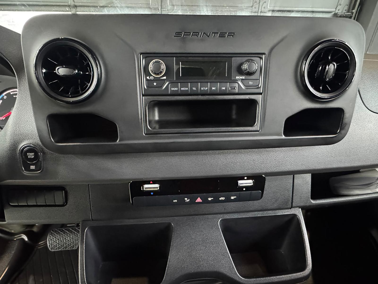 MERCEDES-BENZ eSprinter 312 47kWh Standard-image-13