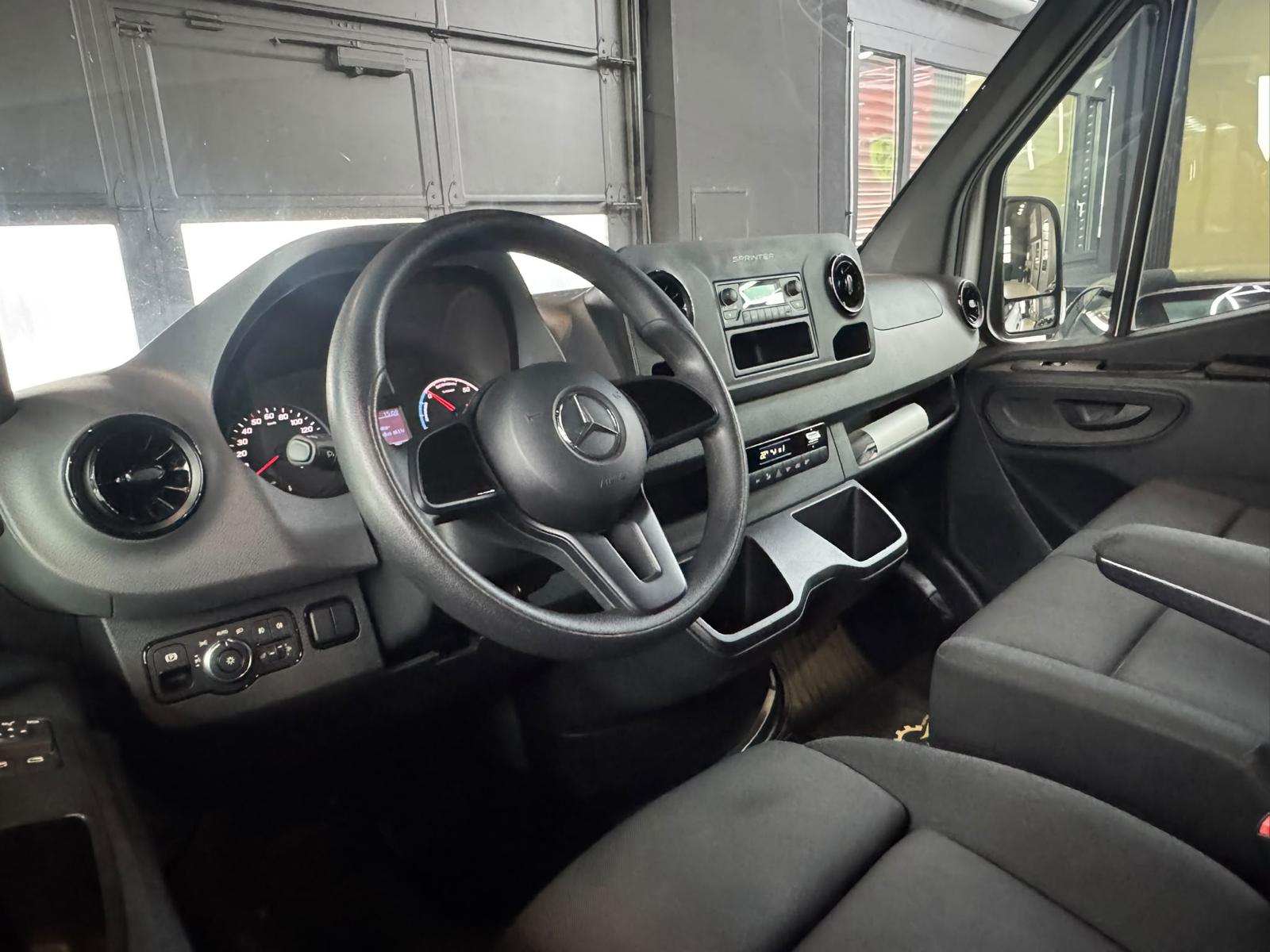 MERCEDES-BENZ eSprinter 312 47kWh Standard-image-8