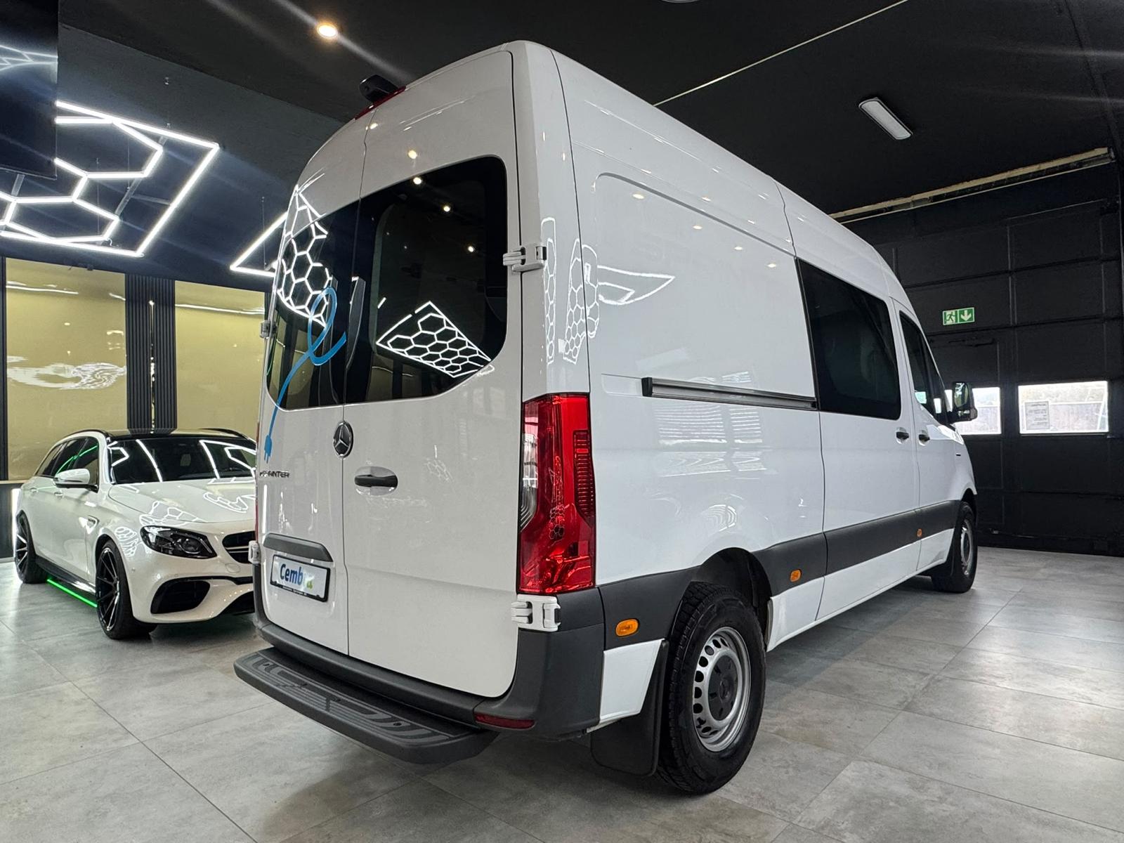 MERCEDES-BENZ eSprinter 312 47kWh Standard-image-3
