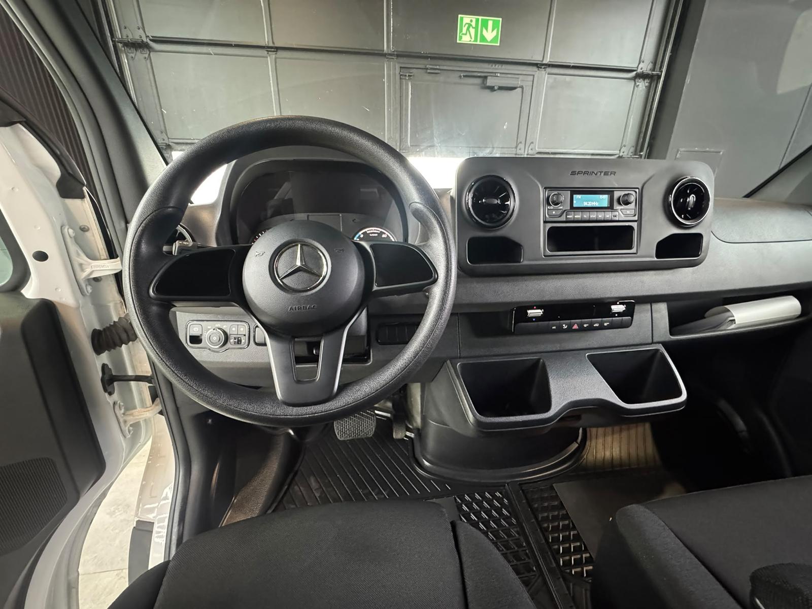 MERCEDES-BENZ eSprinter 312 47kWh Standard-image-12
