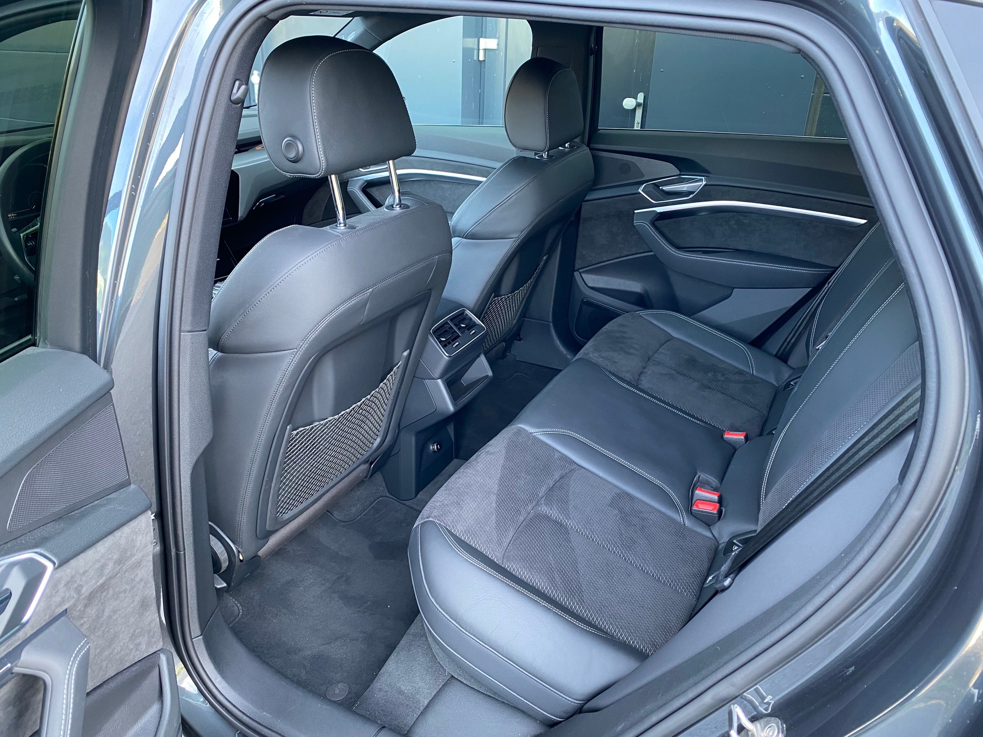 AUDI e-tron 50 Advanced Sport quattro-image-15