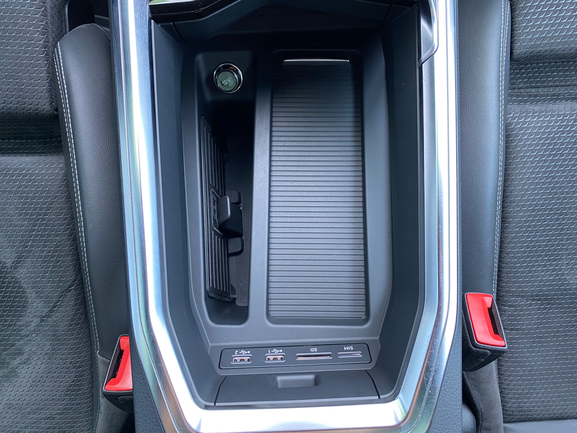 AUDI e-tron 50 Advanced Sport quattro-image-28
