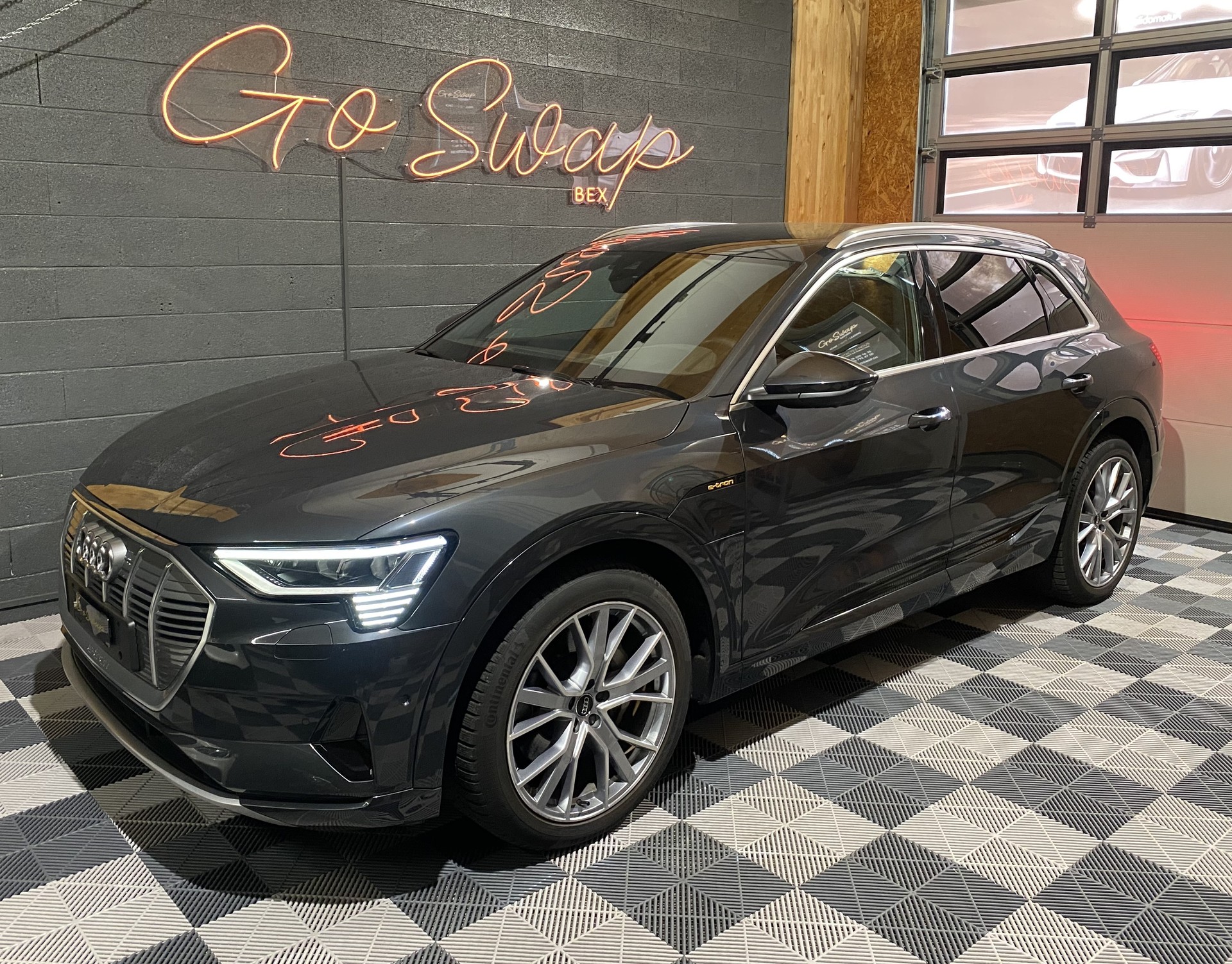 AUDI e-tron 50 Advanced Sport quattro-image-8