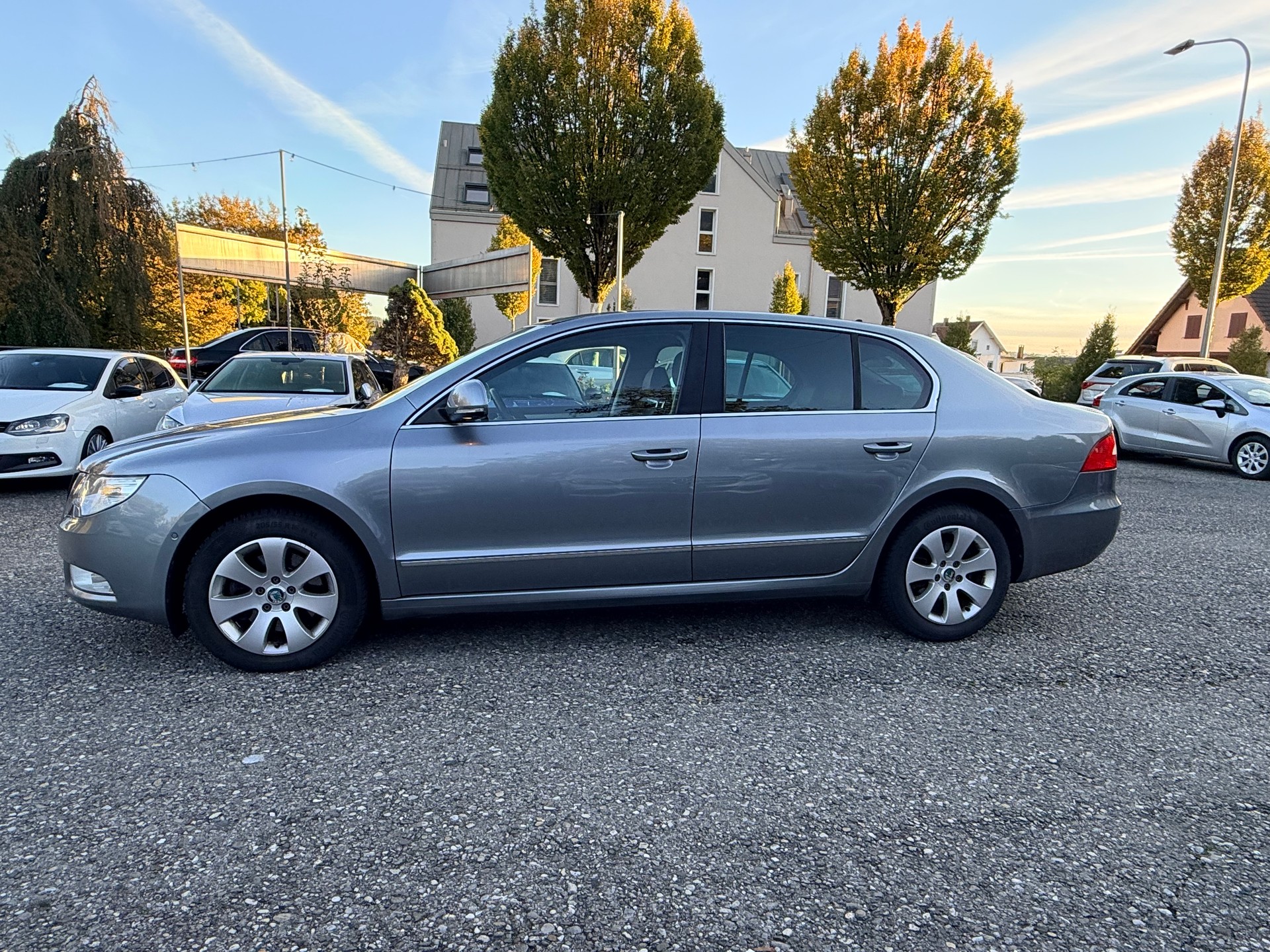 SKODA Superb 2.0 TSI Elegance DSG-image-2