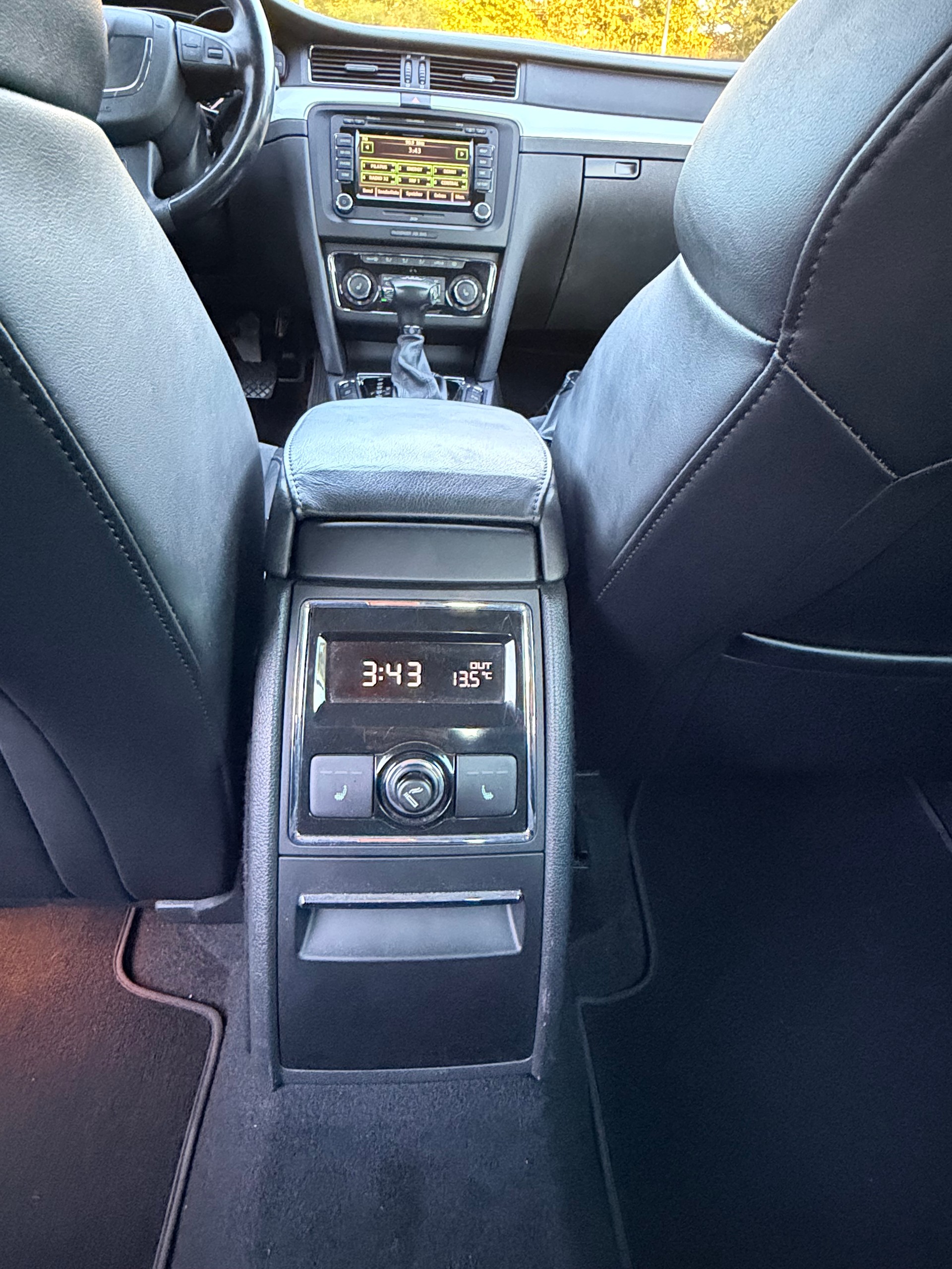 SKODA Superb 2.0 TSI Elegance DSG-image-15