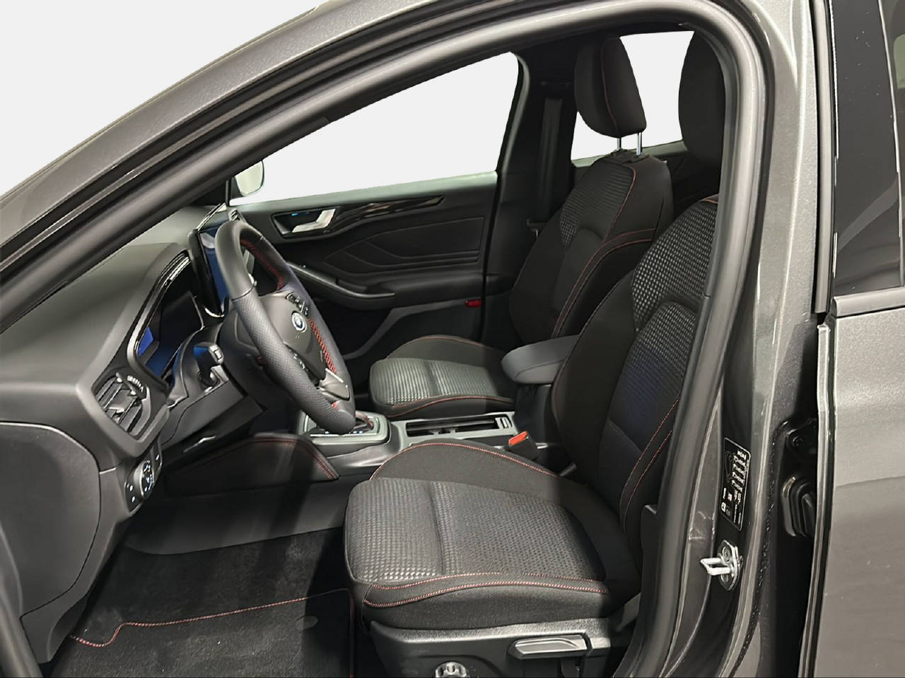 FORD Focus Station Wagon 1.0i EcoB Hybrid 125 ST-Line X-image-9