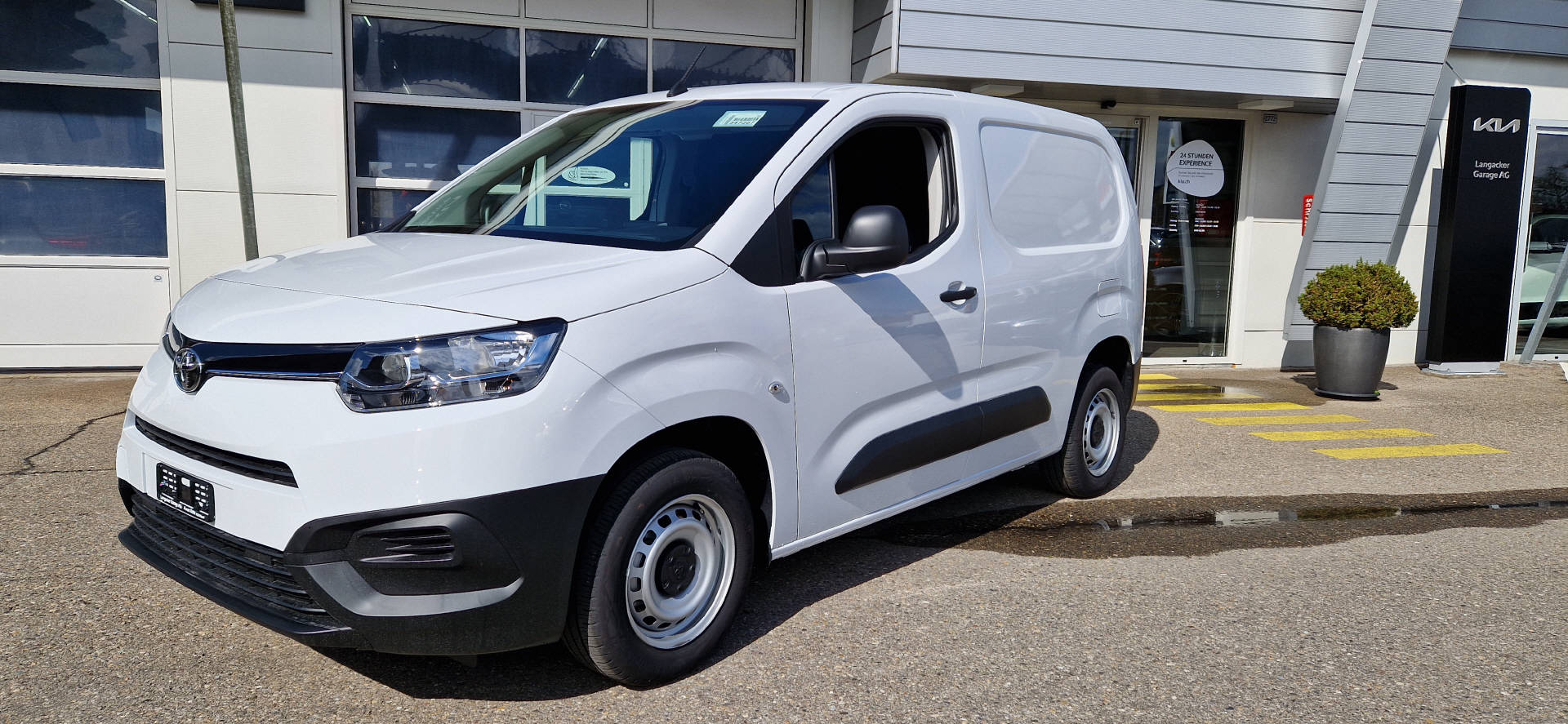 TOYOTA PROACE CITY Van L1 1.2 Profi-image-1