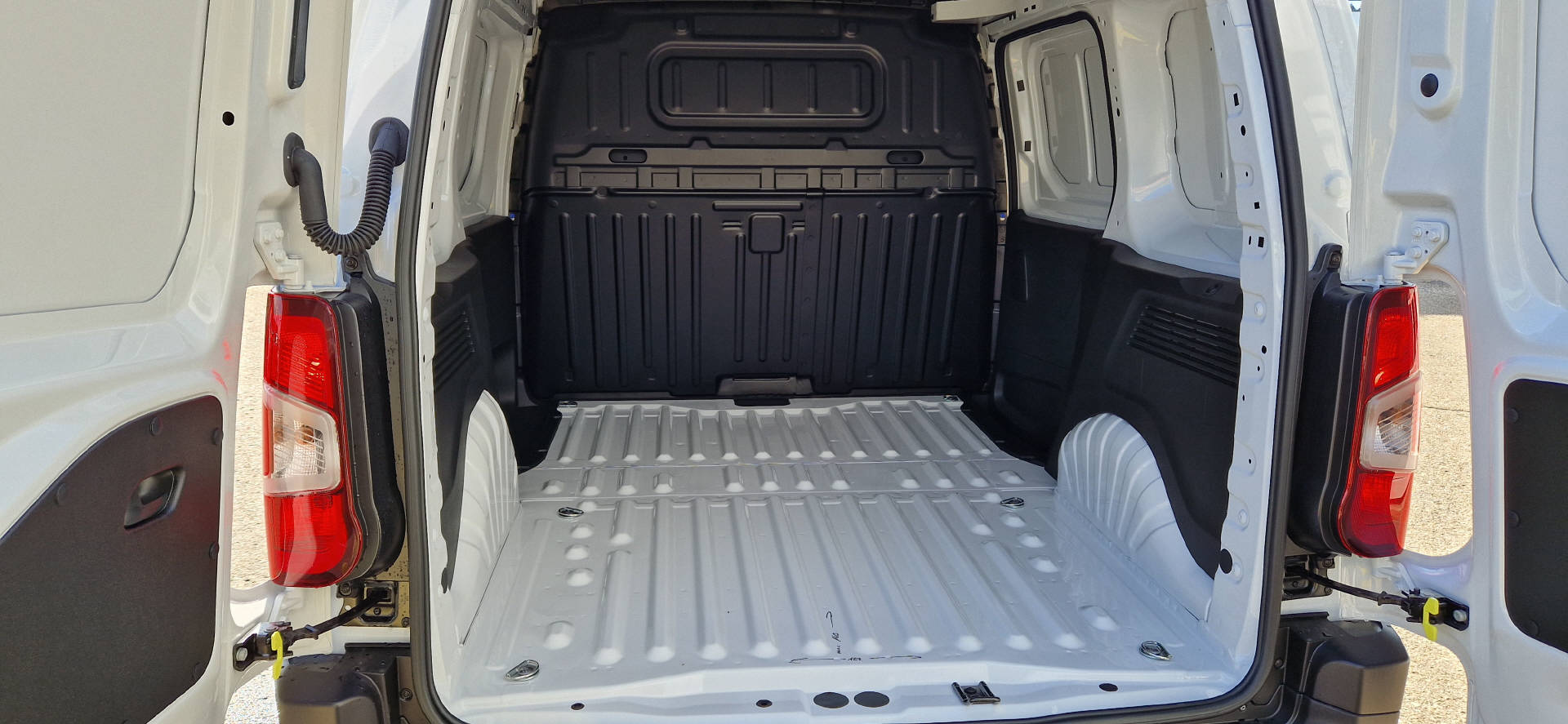 TOYOTA PROACE CITY Van L1 1.2 Profi-image-9