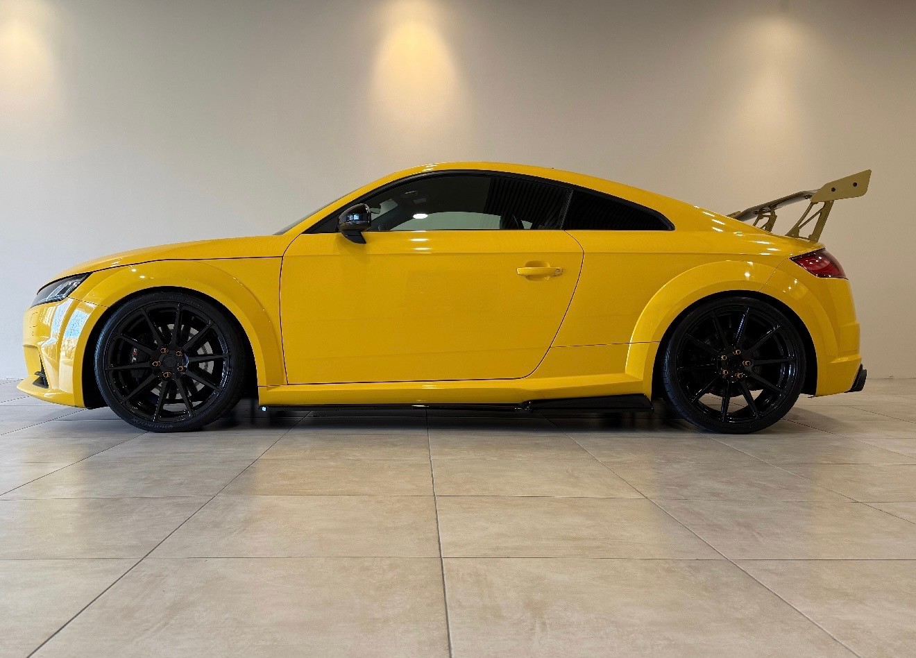 AUDI TTS Coupé 2.0 TFSI quattro-image-10