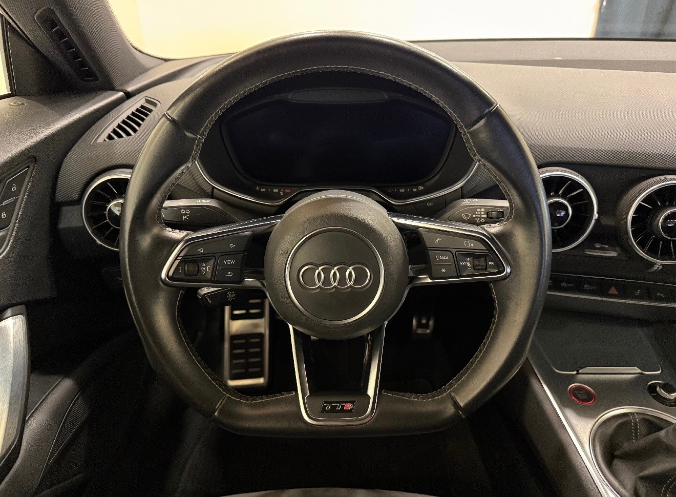 AUDI TTS Coupé 2.0 TFSI quattro-image-13