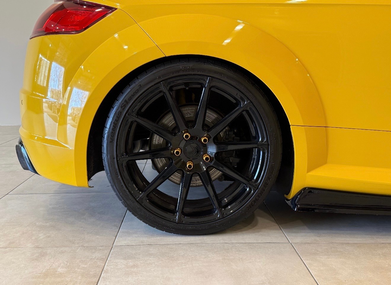 AUDI TTS Coupé 2.0 TFSI quattro-image-11