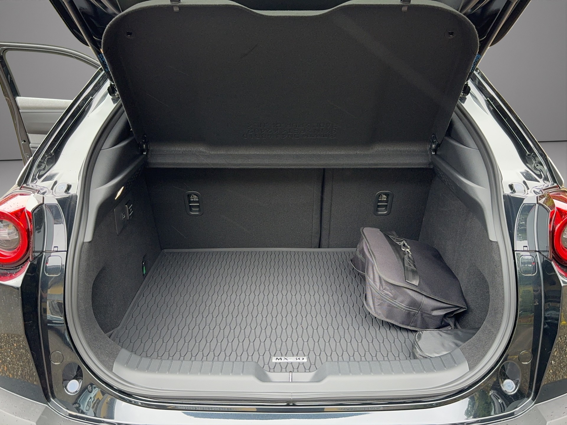 MAZDA MX-30 PHEV e-Skyactiv R-EV 170 Makoto-image-11