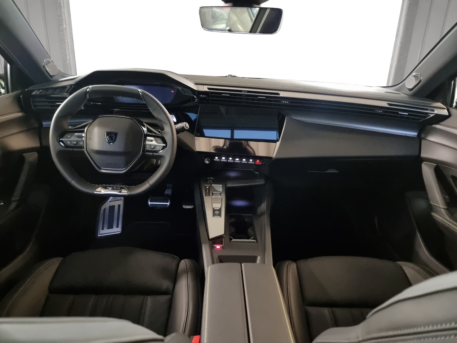 PEUGEOT 408 1.2 PT GT EAT8-image-7