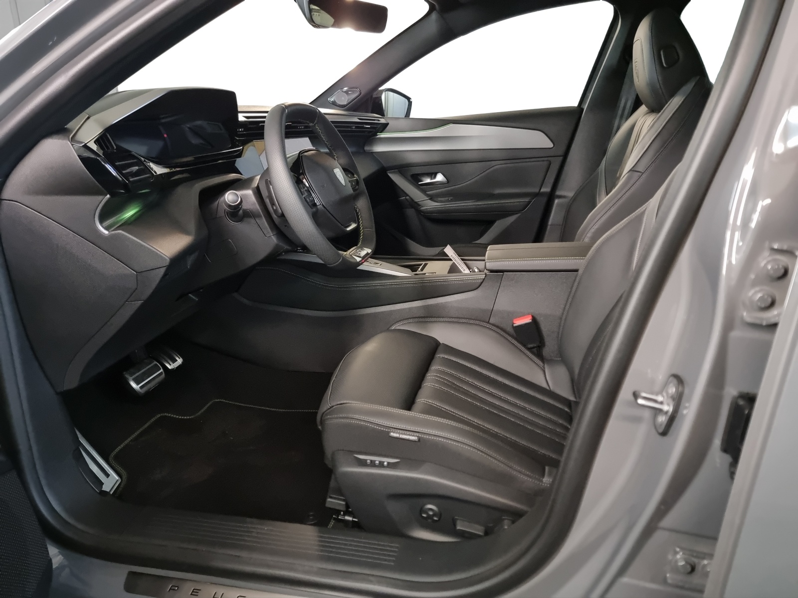 PEUGEOT 408 1.2 PT GT EAT8-image-8