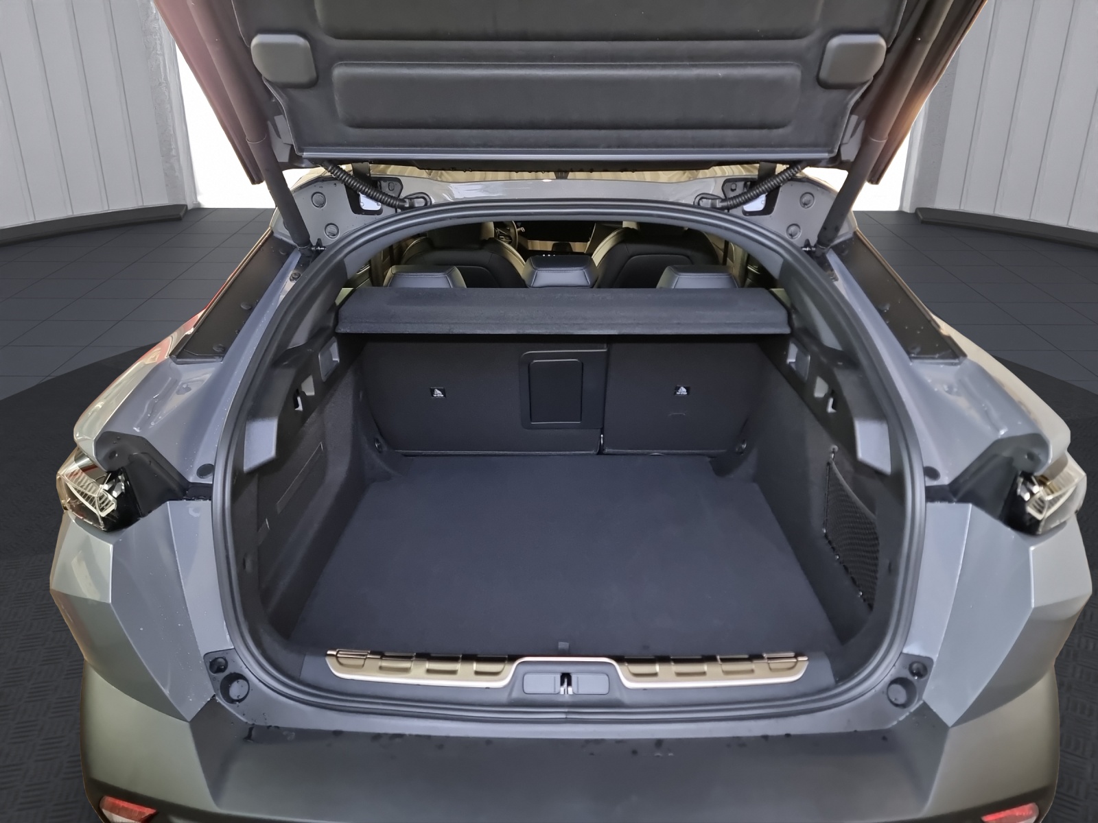 PEUGEOT 408 1.2 PT GT EAT8-image-12